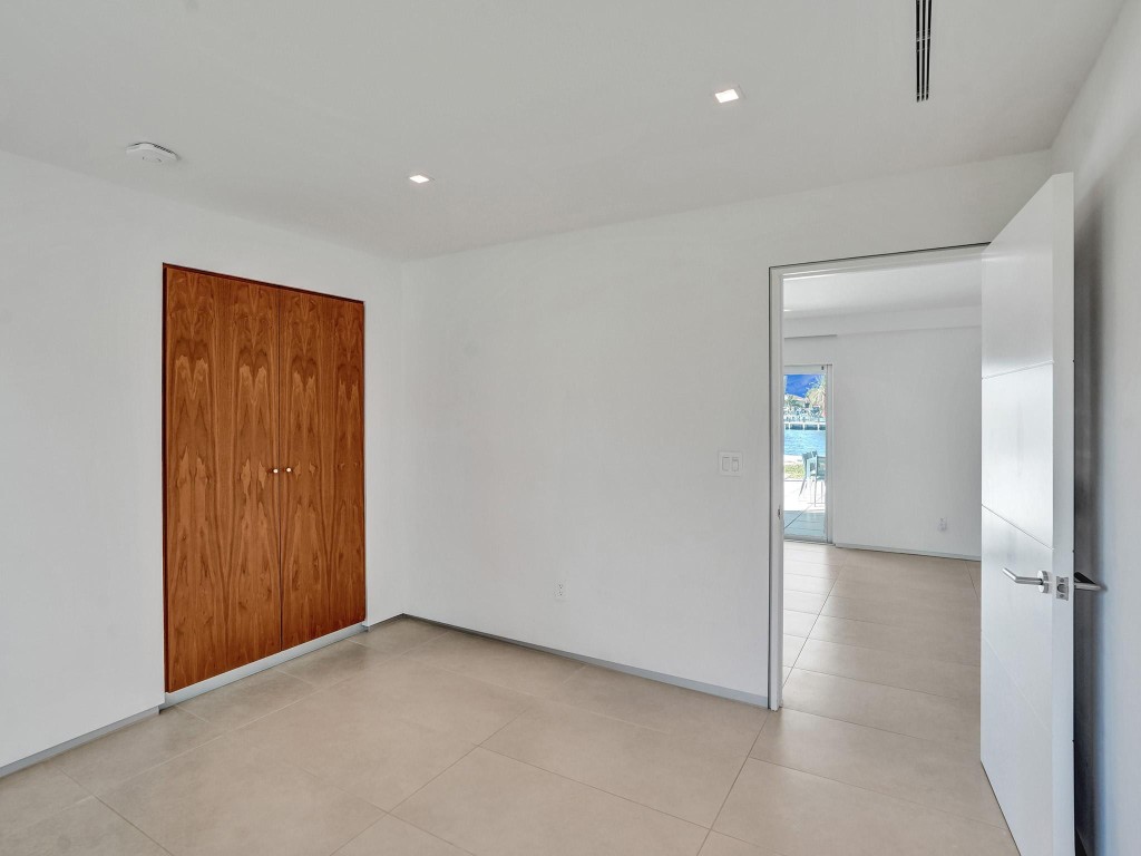 35 CASTLE HARBOR ISLE