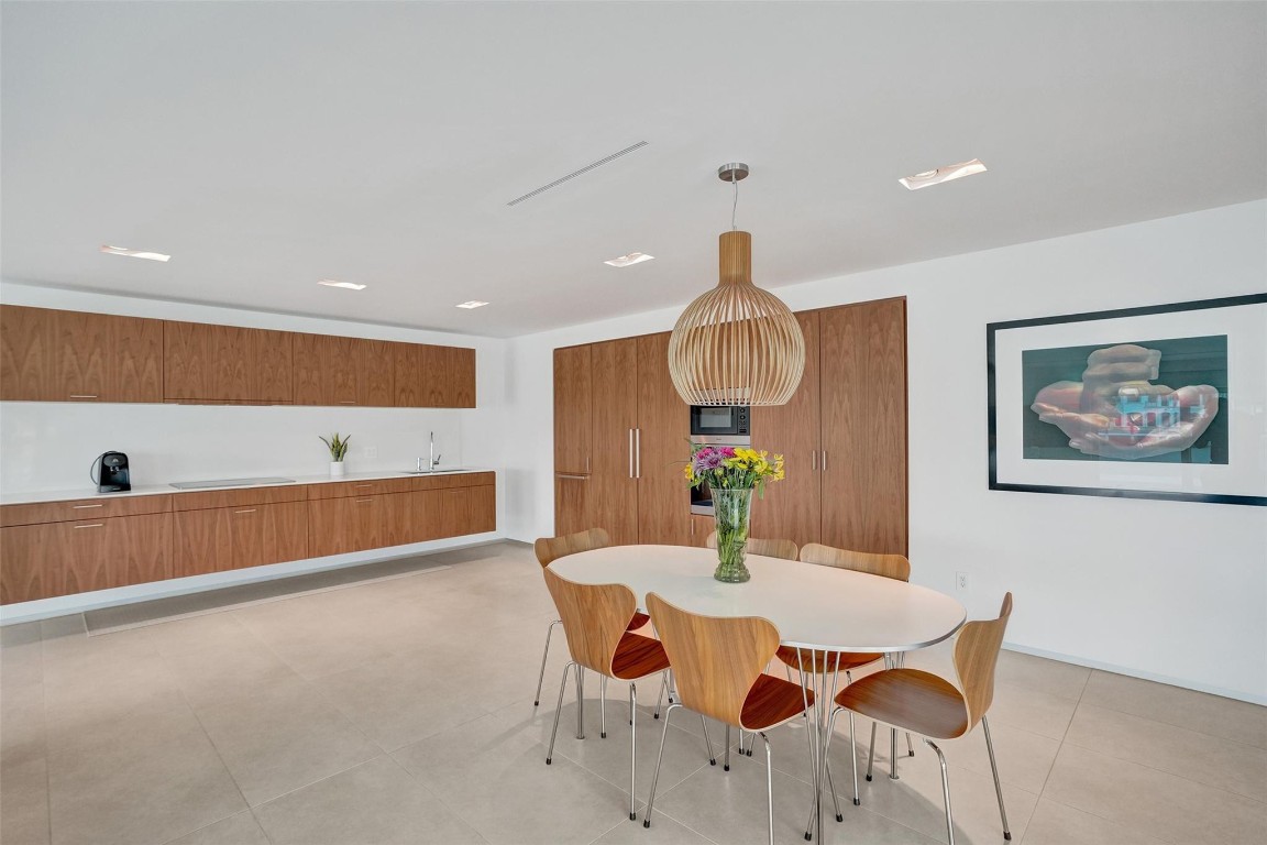 35 CASTLE HARBOR ISLE