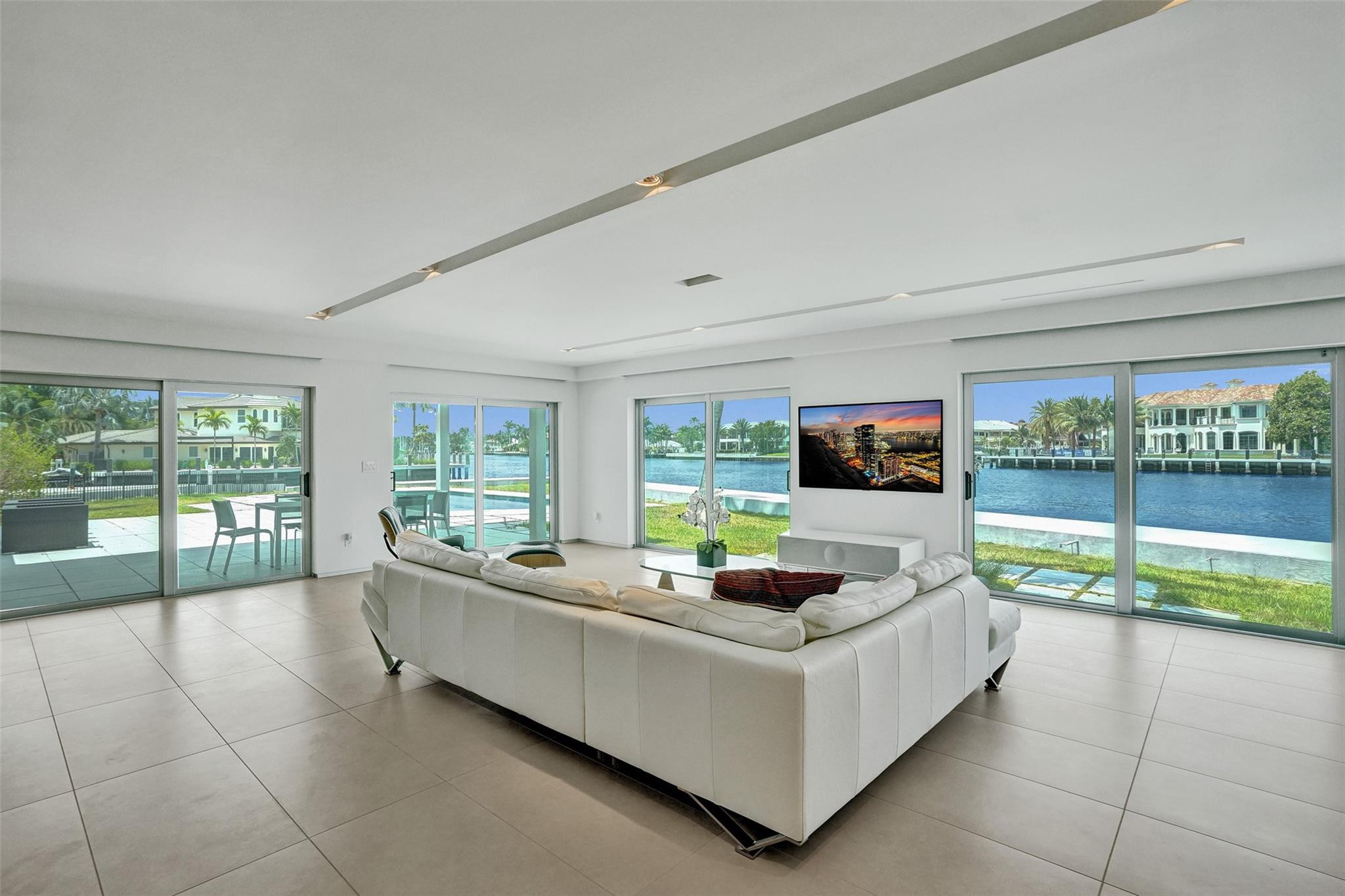 35 CASTLE HARBOR ISLE