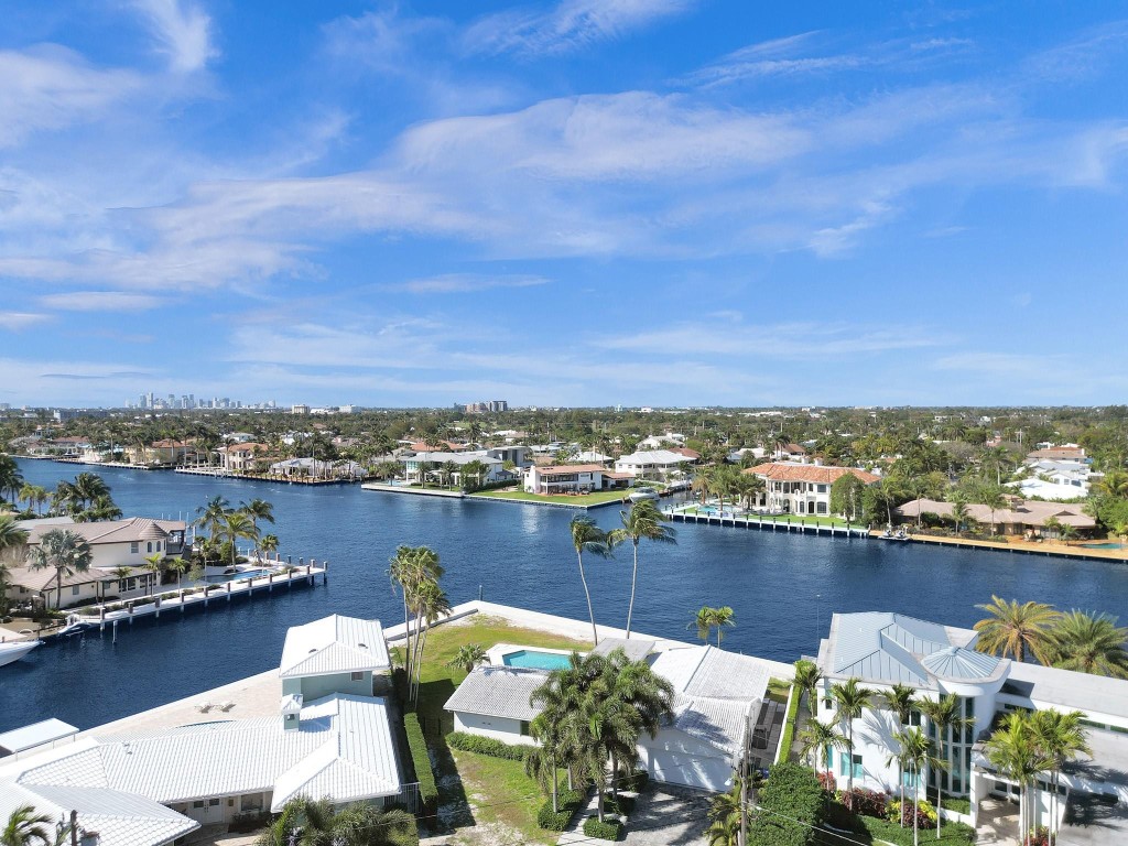 35 CASTLE HARBOR ISLE