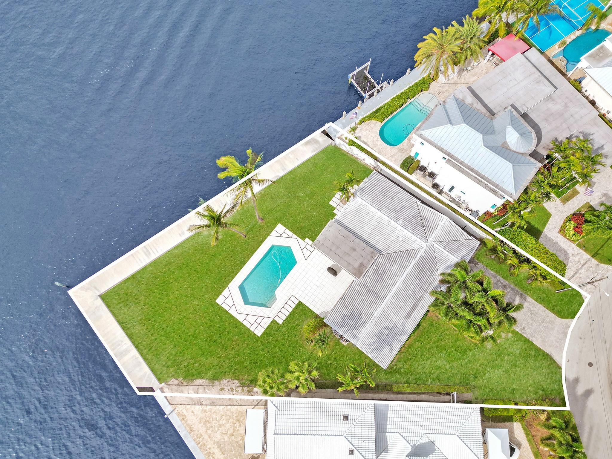 35 CASTLE HARBOR ISLE