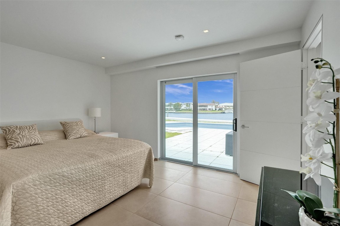 35 CASTLE HARBOR ISLE