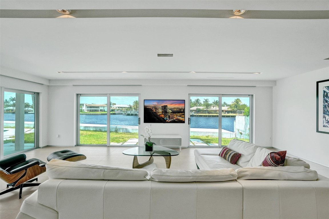 35 CASTLE HARBOR ISLE