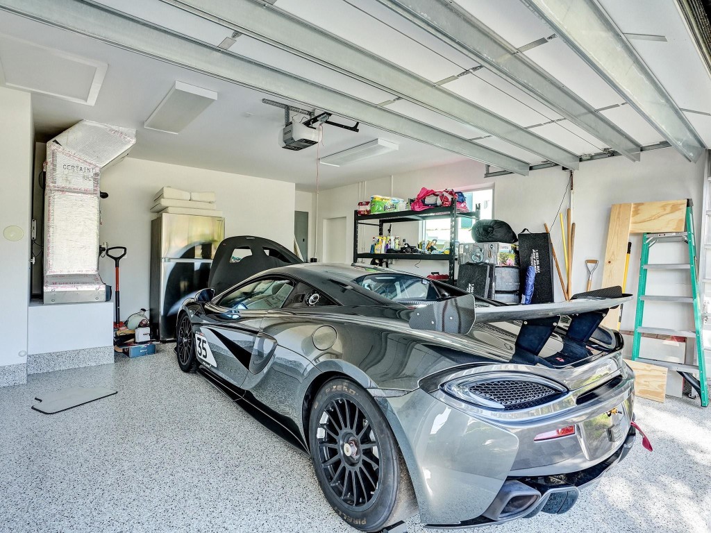 35 CASTLE HARBOR ISLE