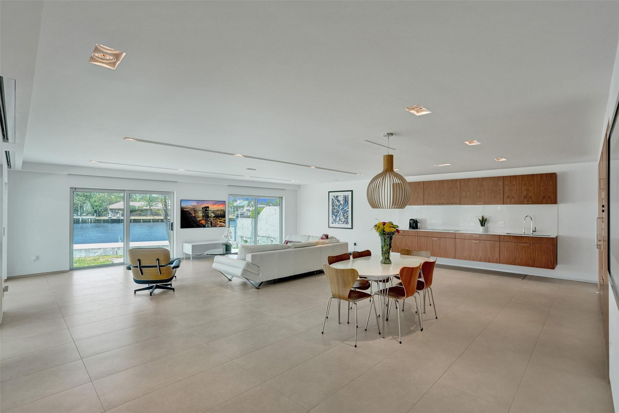 35 CASTLE HARBOR ISLE