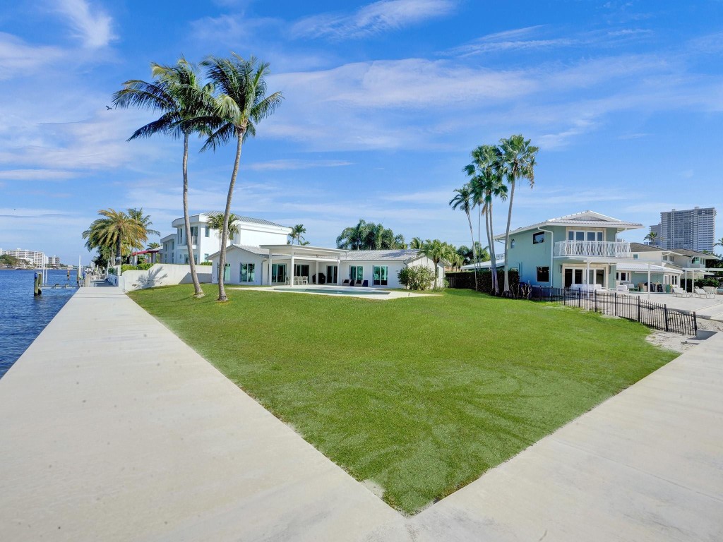 35 CASTLE HARBOR ISLE