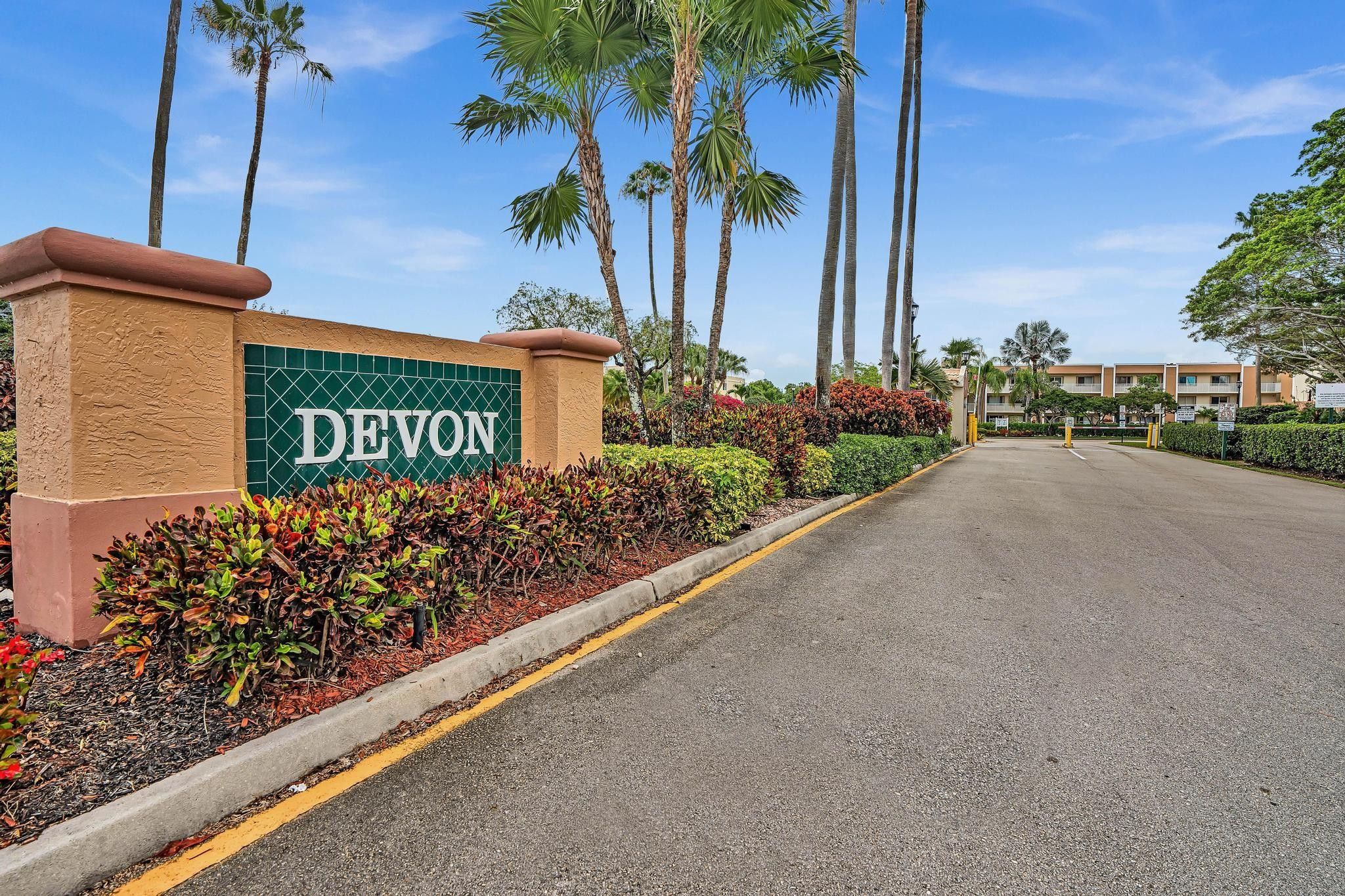 7340 N Devon Dr 111