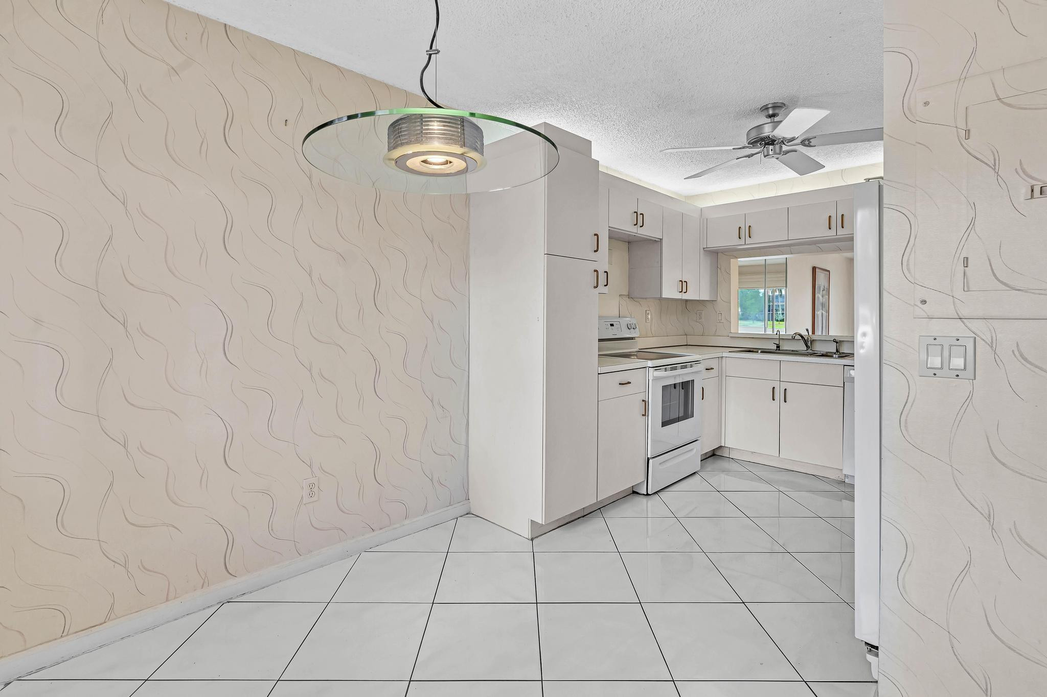 7340 N Devon Dr 111