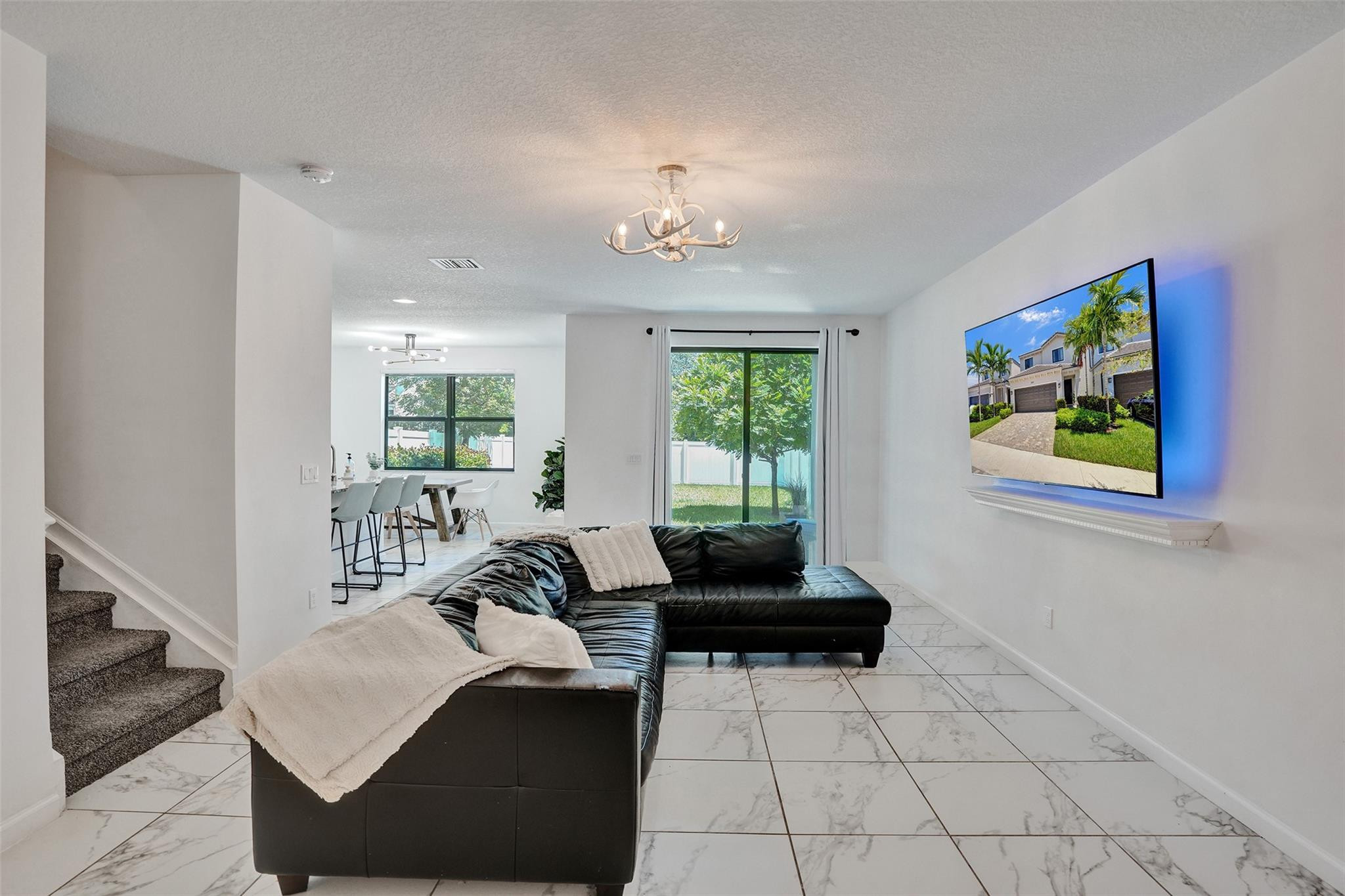 240 NW 36th Ave