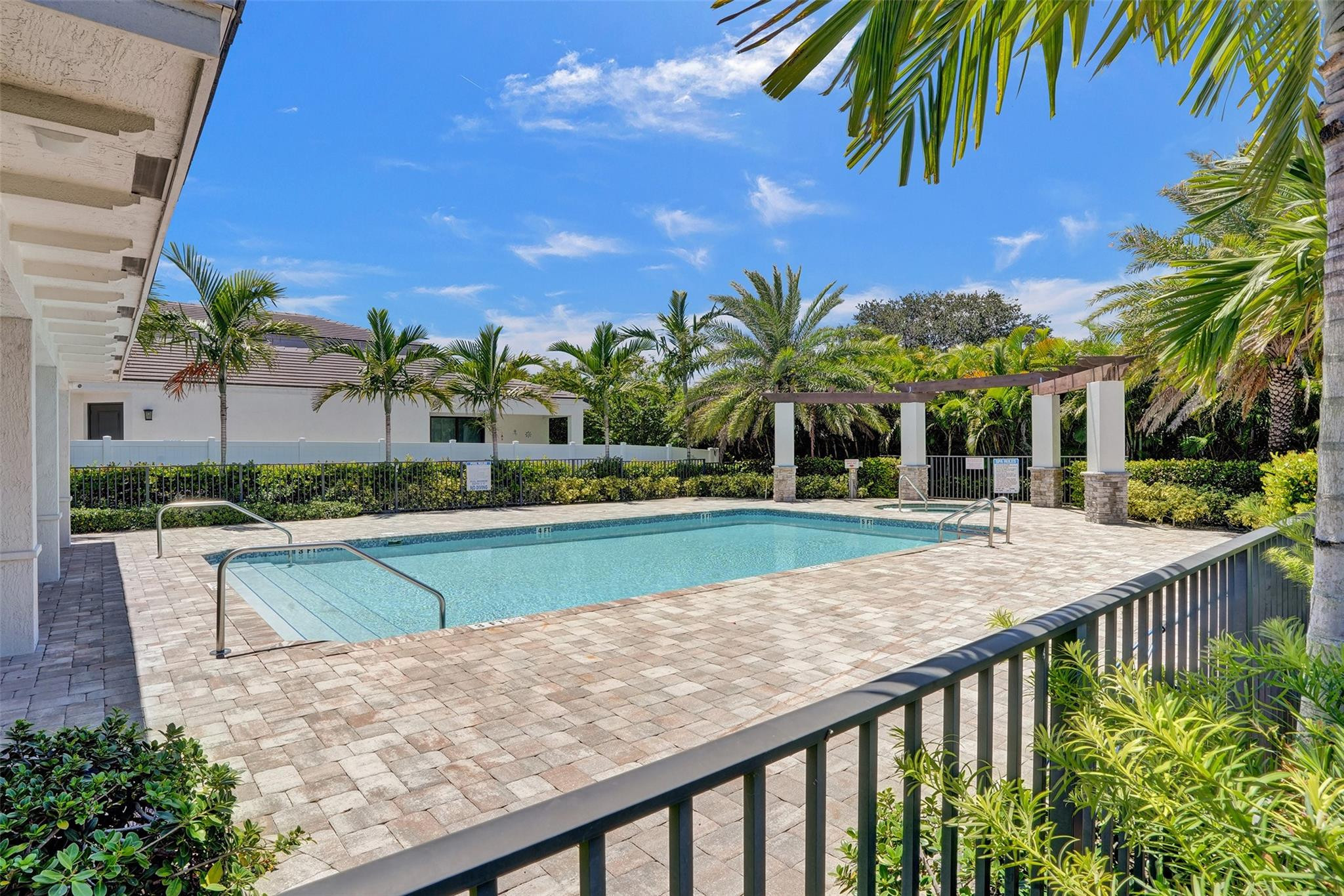 240 NW 36th Ave