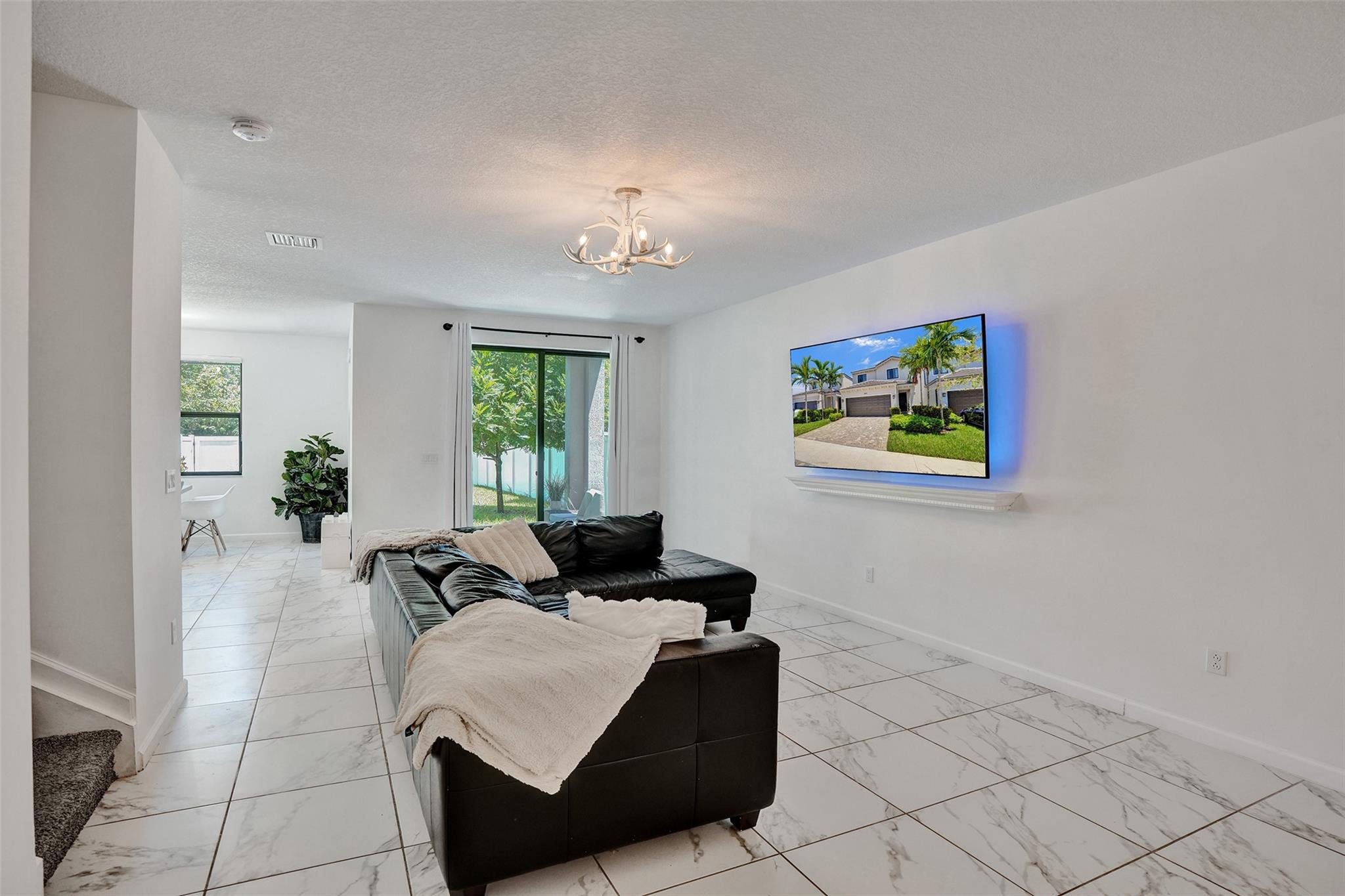 240 NW 36th Ave