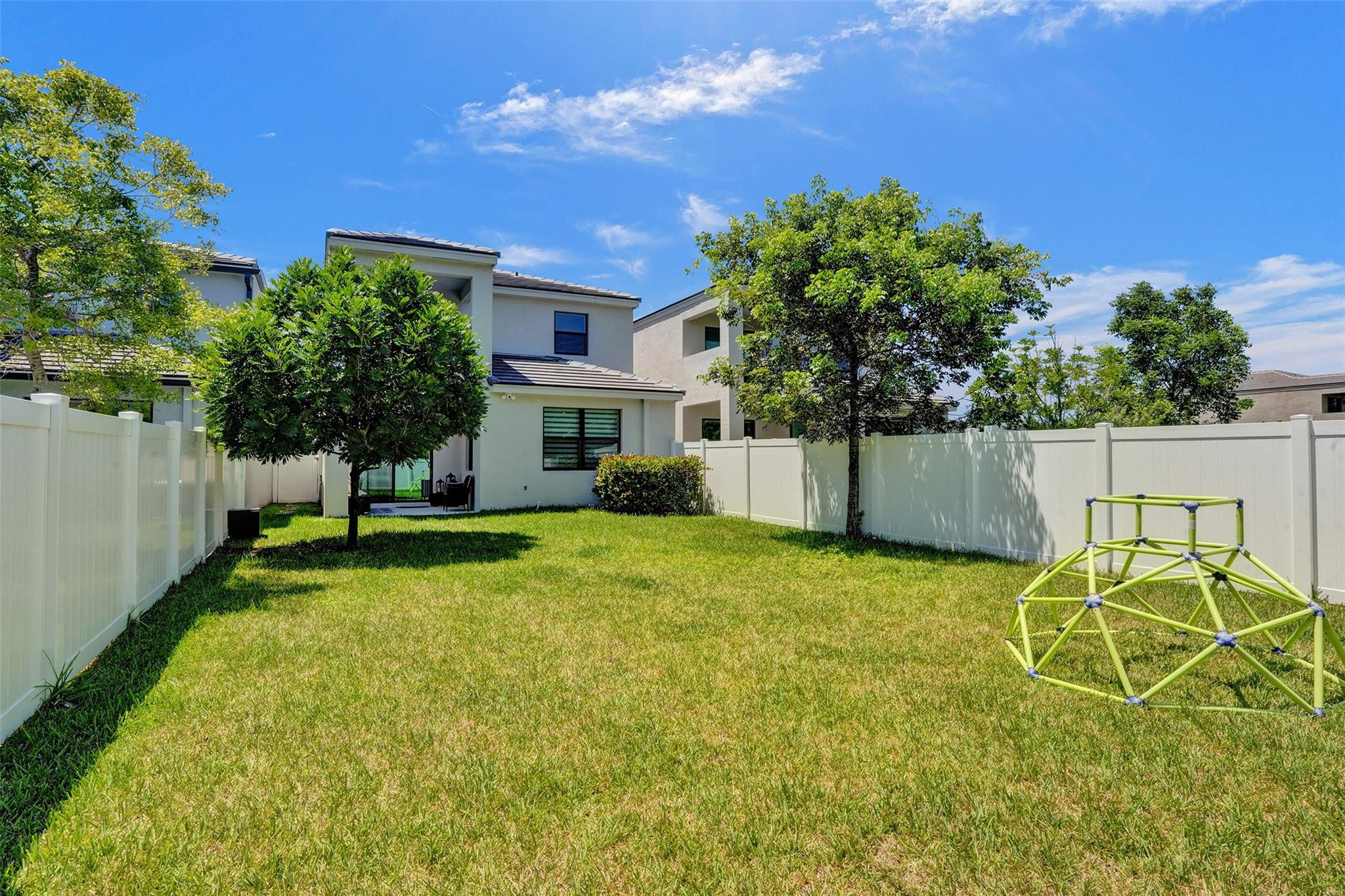 240 NW 36th Ave