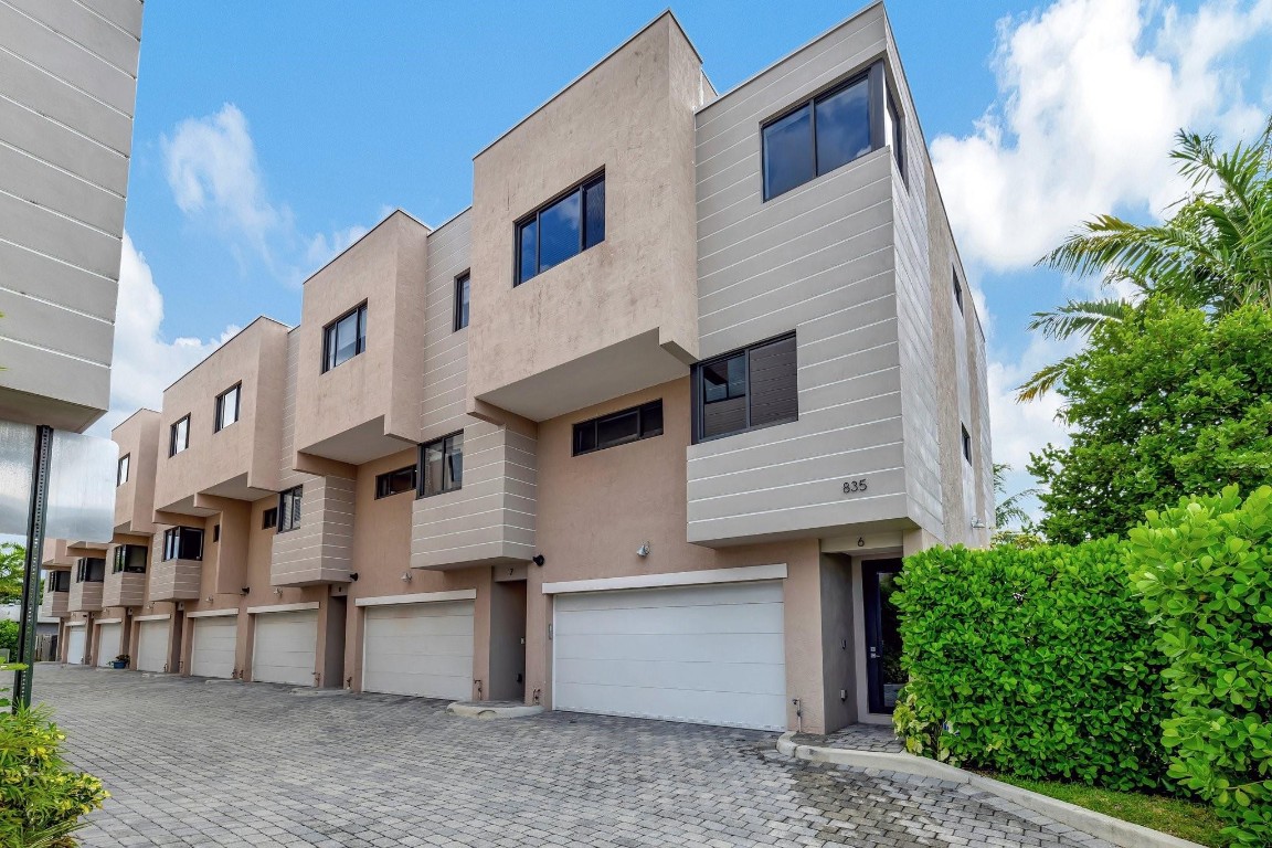 835 NE 17th Ter 7