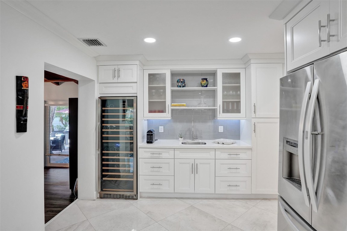 2610 Yacht Club Blvd