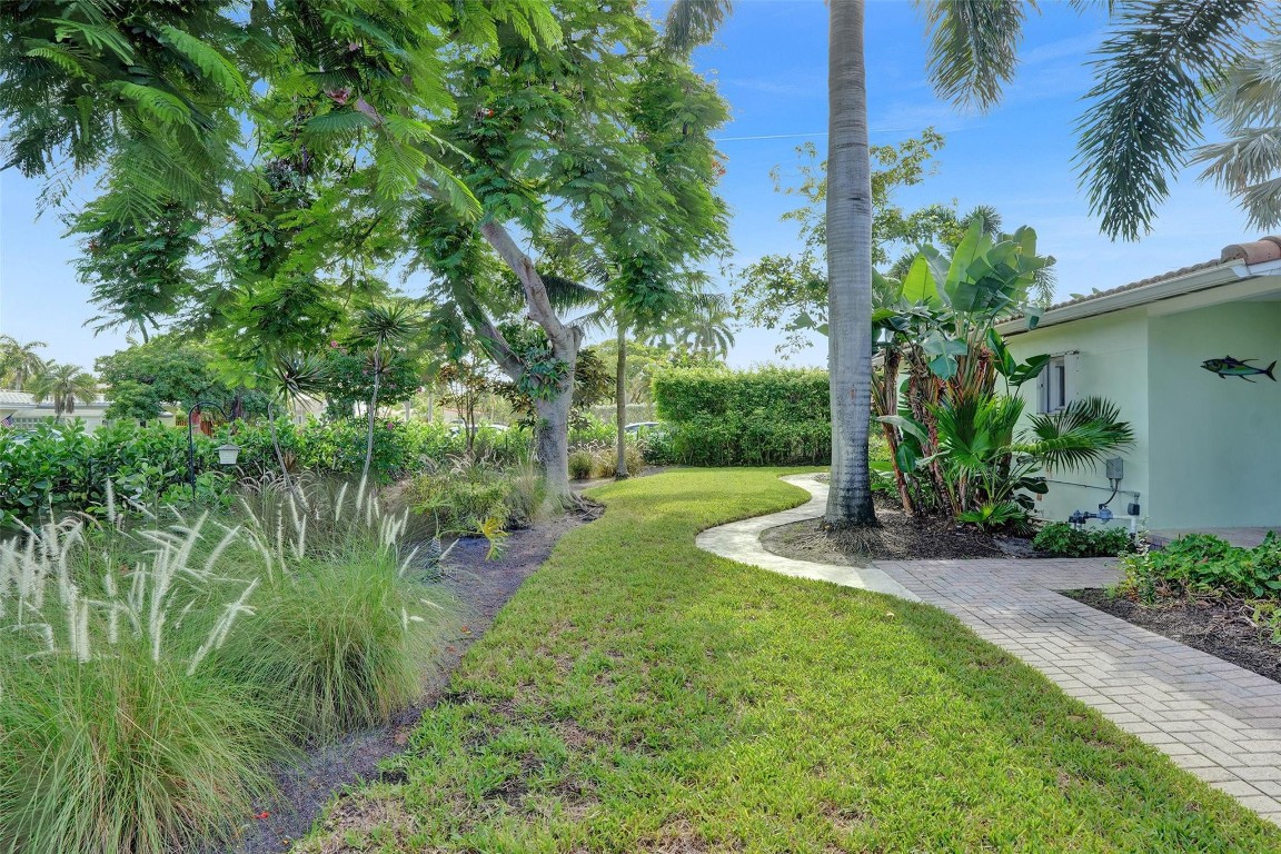 2610 Yacht Club Blvd