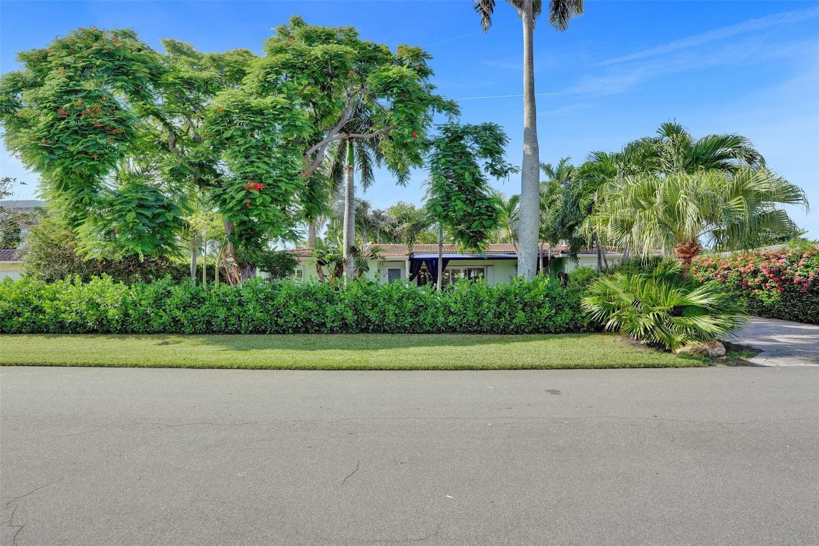 2610 Yacht Club Blvd