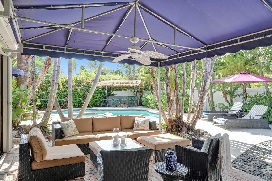 2610 Yacht Club Blvd