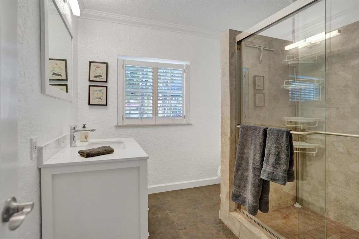 2610 Yacht Club Blvd