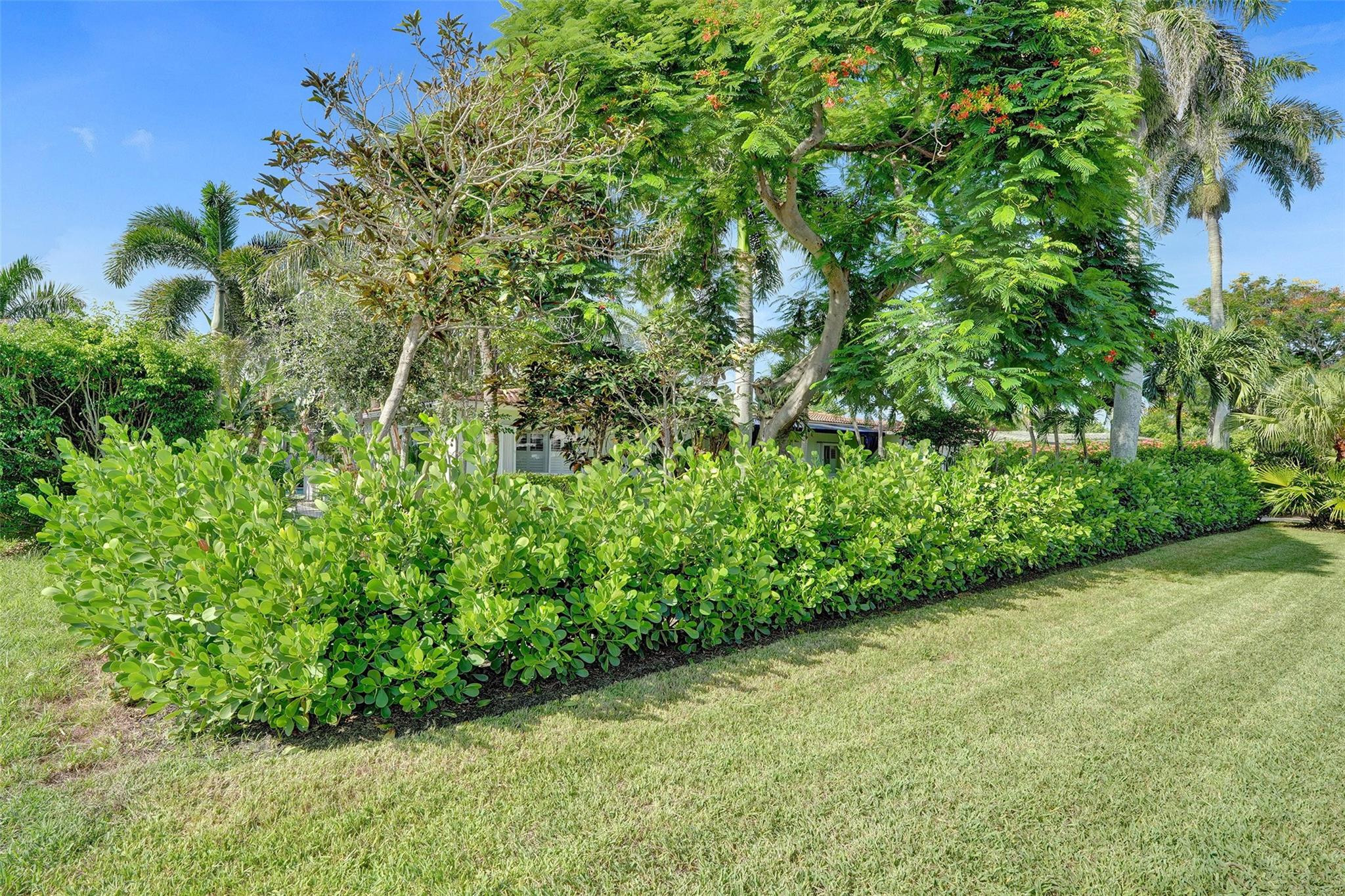 2610 Yacht Club Blvd