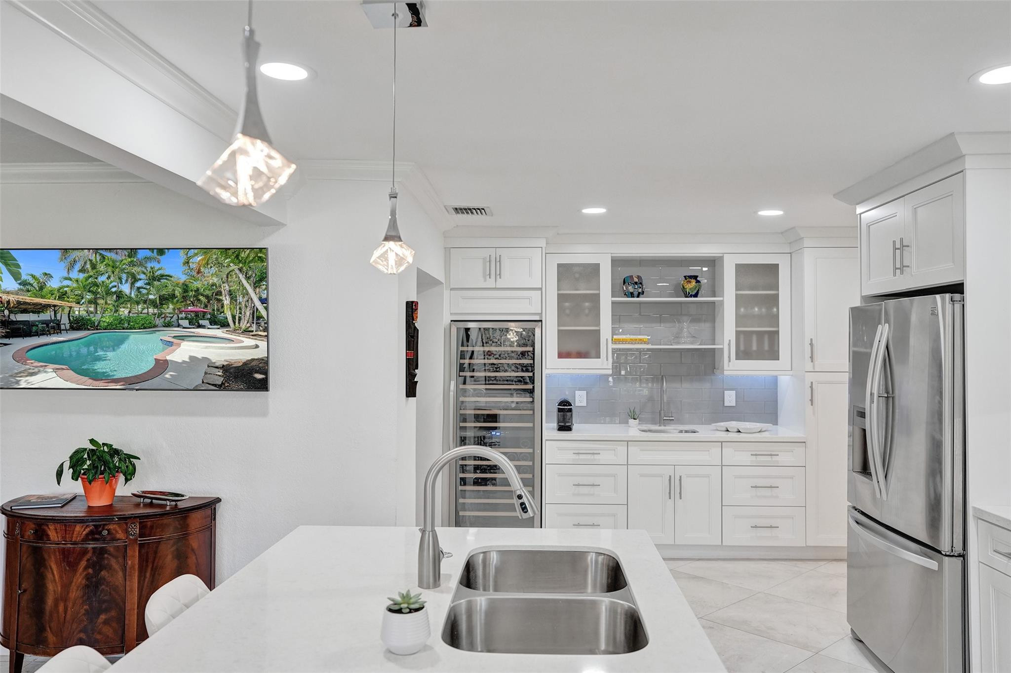 2610 Yacht Club Blvd