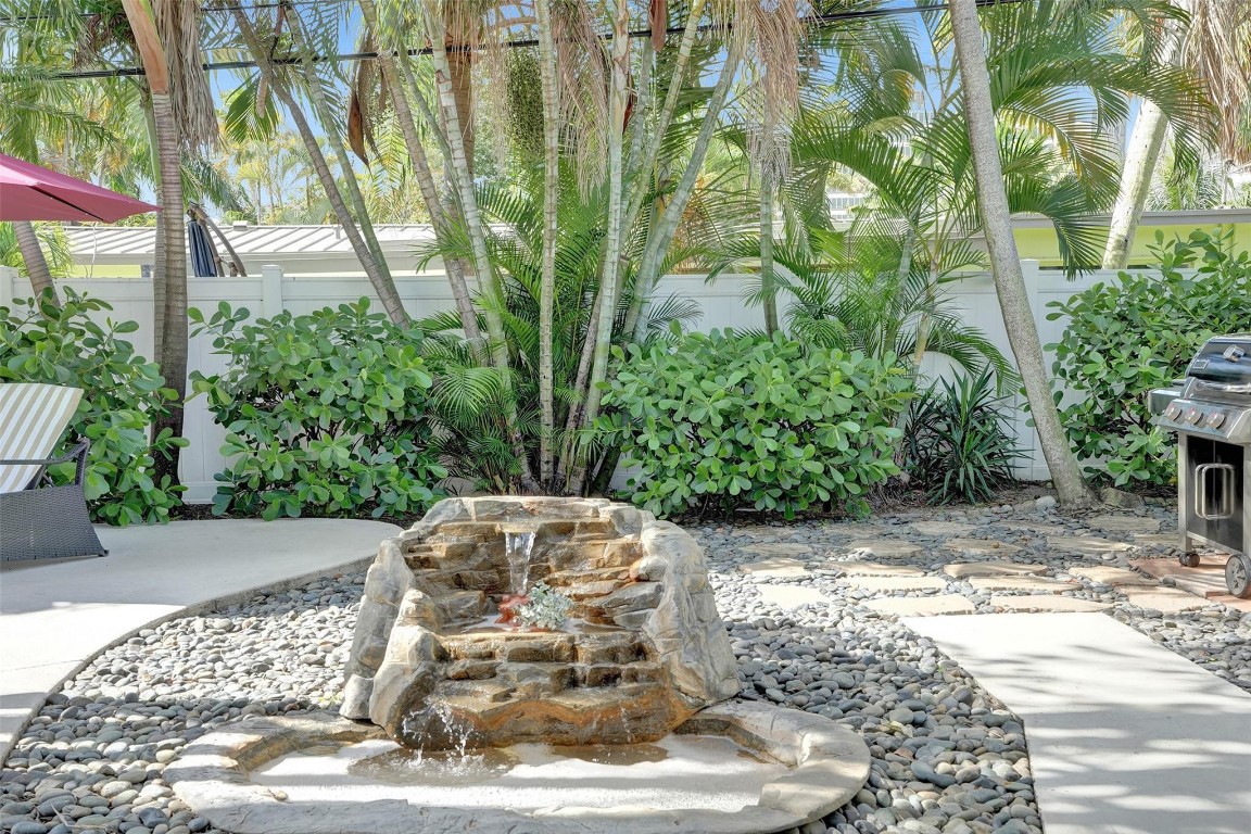 2610 Yacht Club Blvd