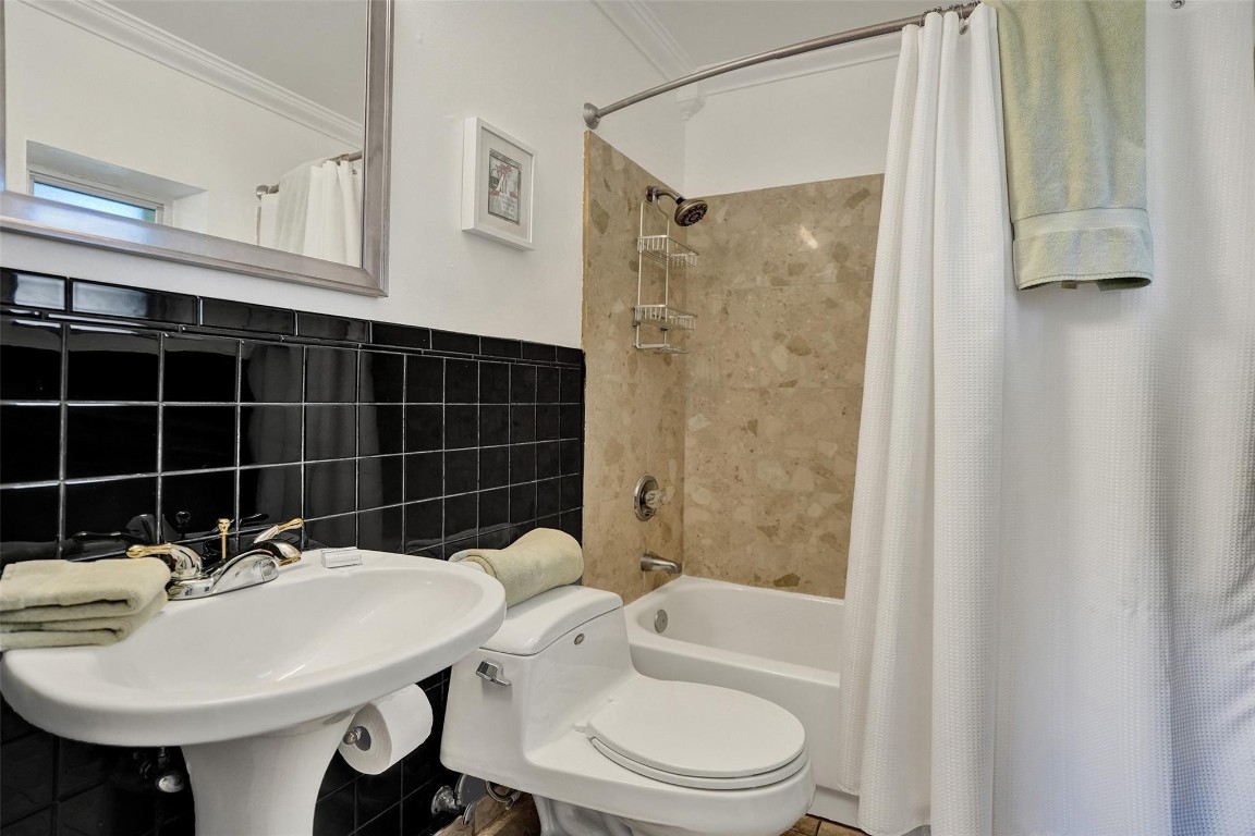 2610 Yacht Club Blvd