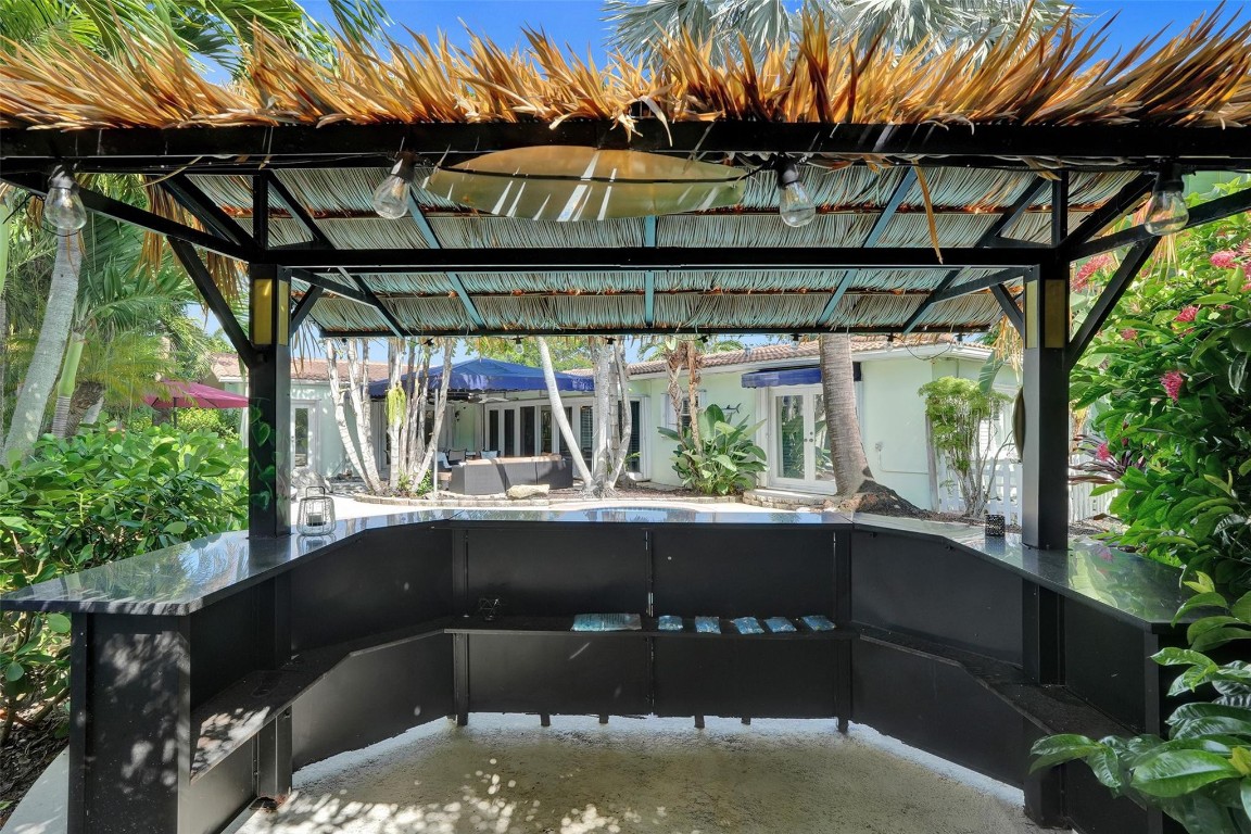 2610 Yacht Club Blvd