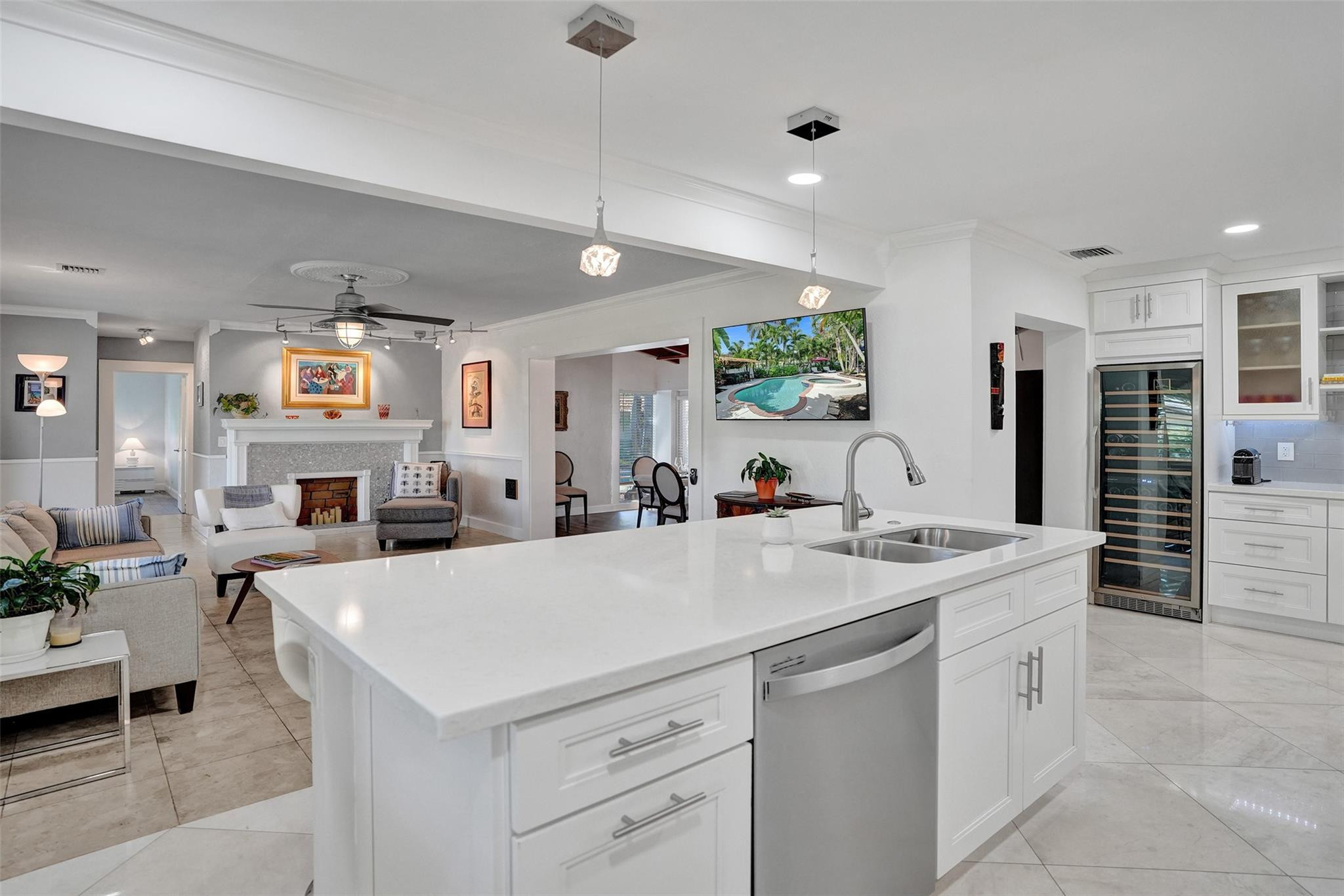 2610 Yacht Club Blvd