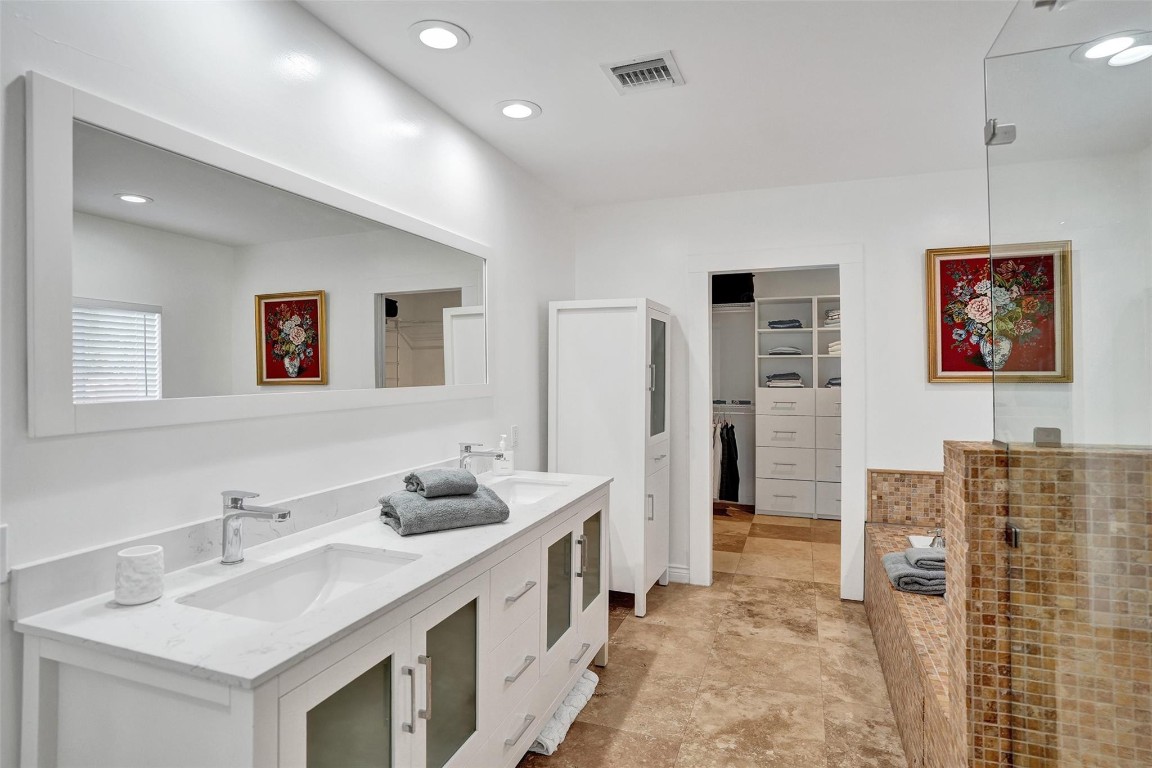 2610 Yacht Club Blvd