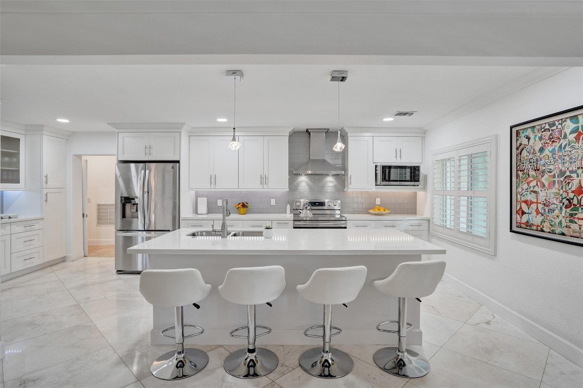 2610 Yacht Club Blvd