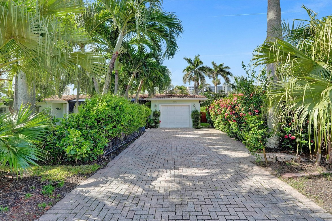 2610 Yacht Club Blvd