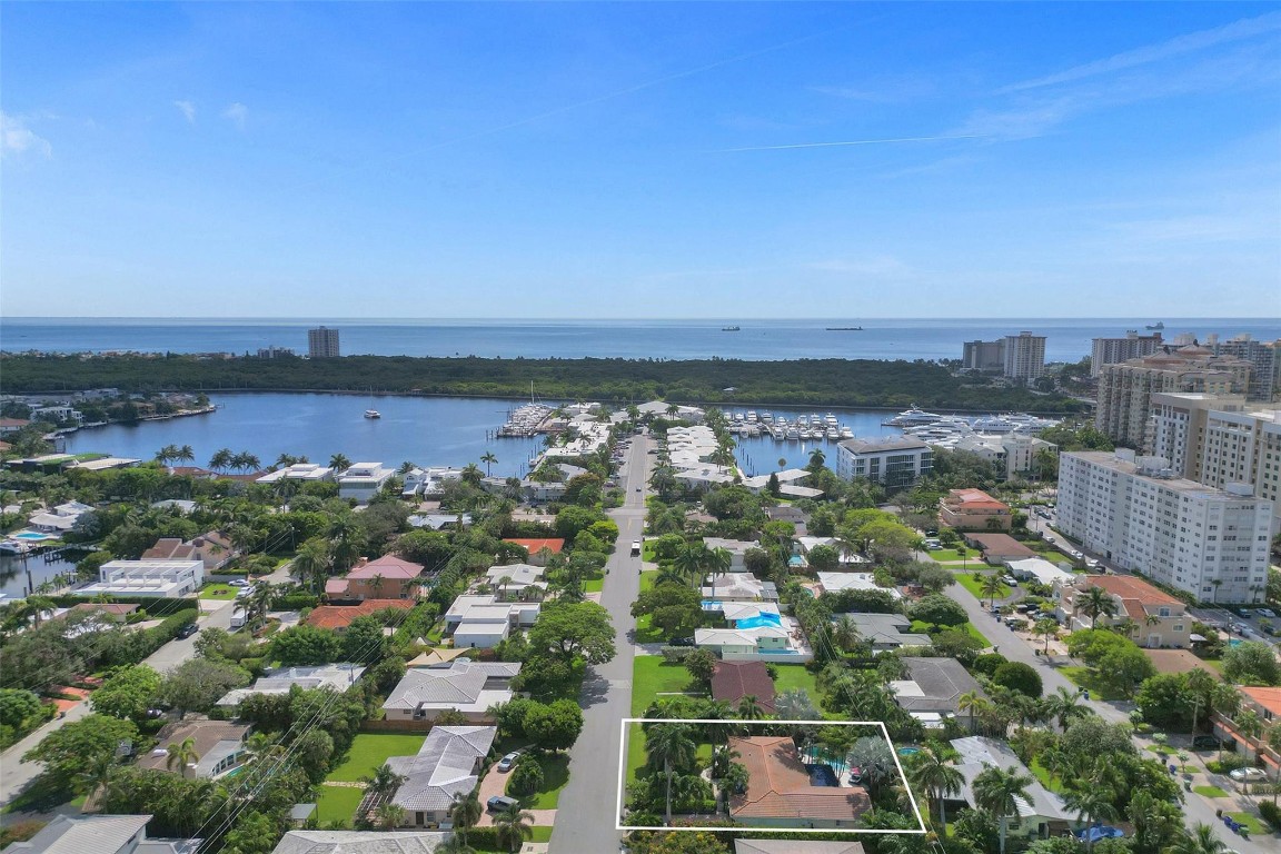 2610 Yacht Club Blvd