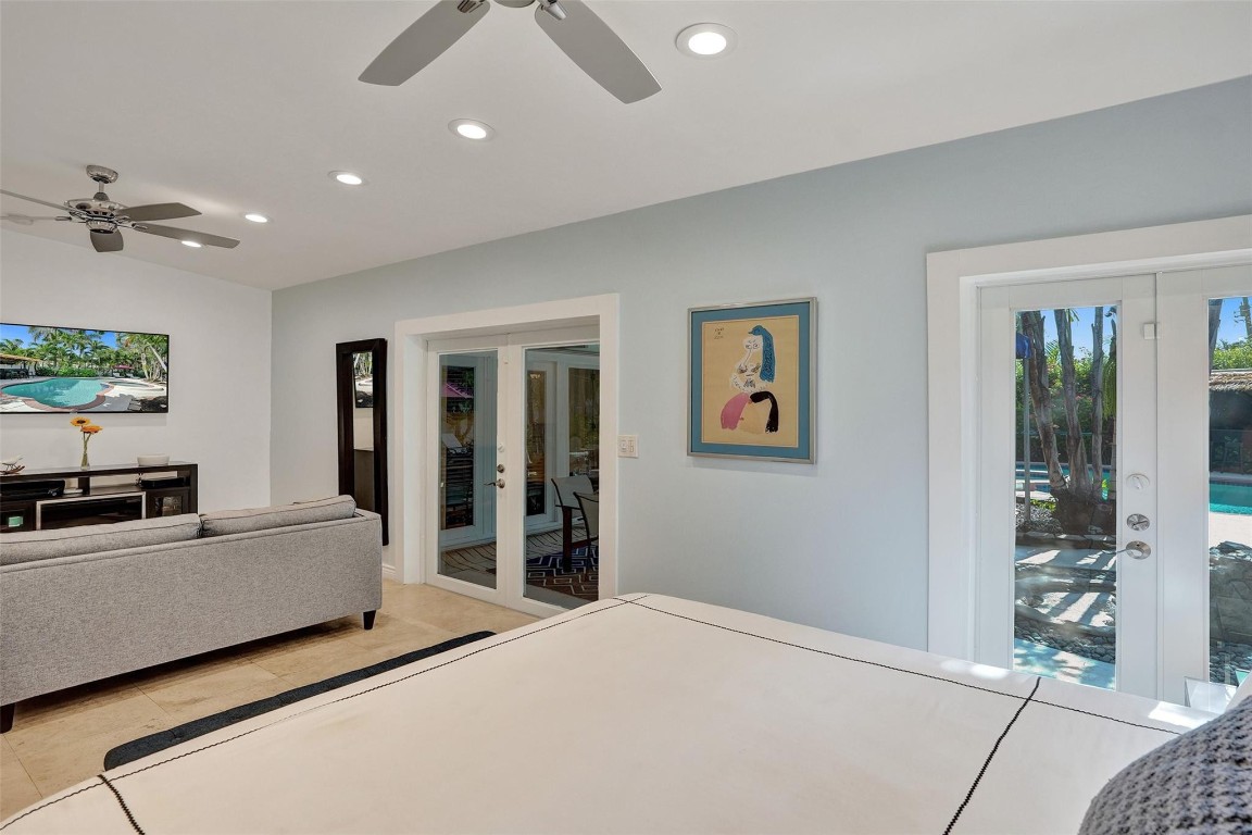 2610 Yacht Club Blvd