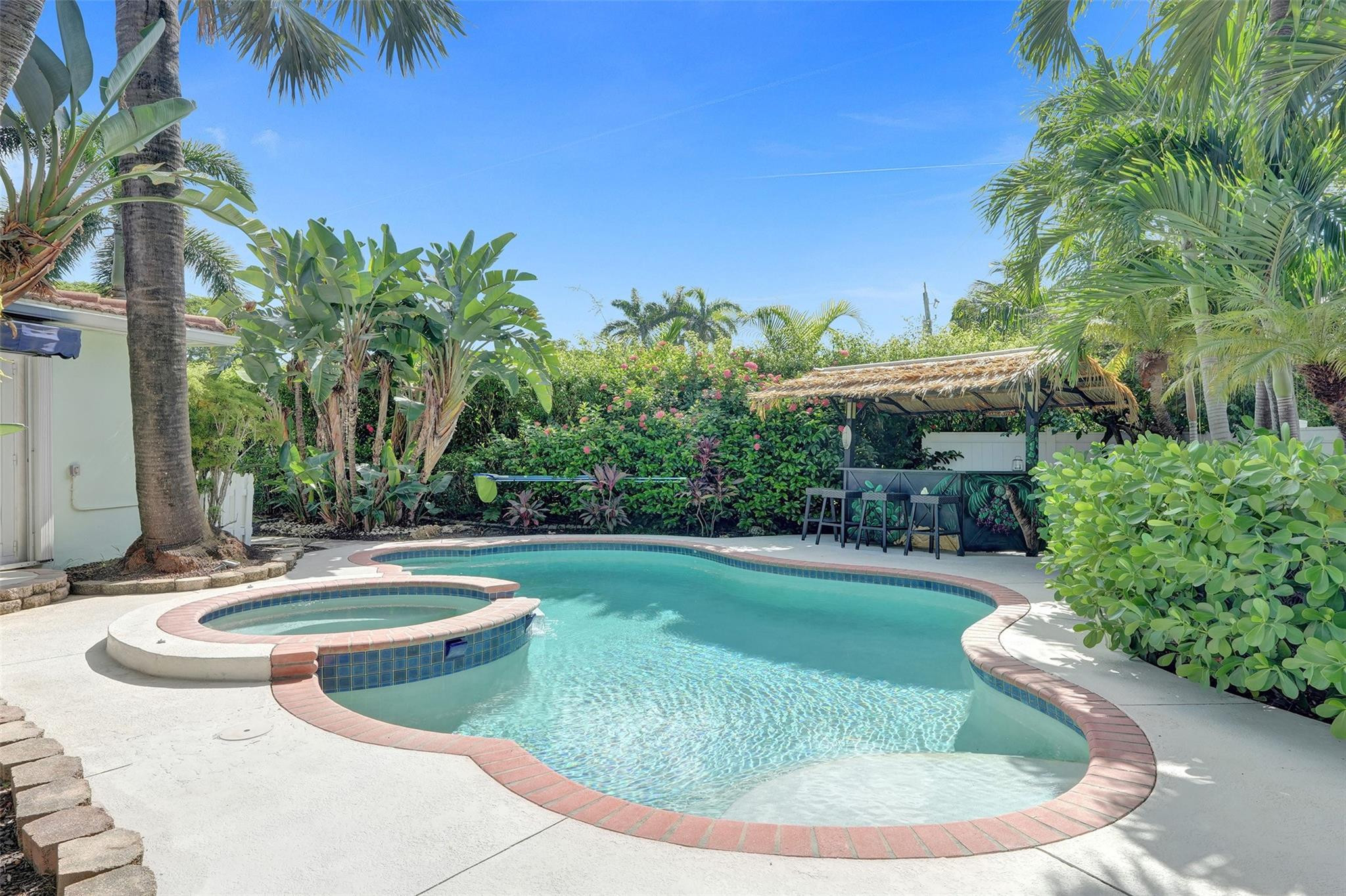 2610 Yacht Club Blvd