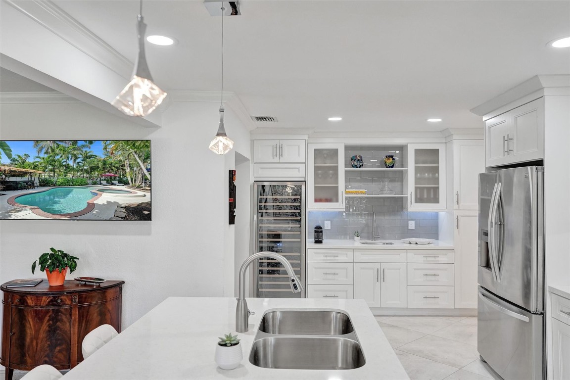 2610 Yacht Club Blvd