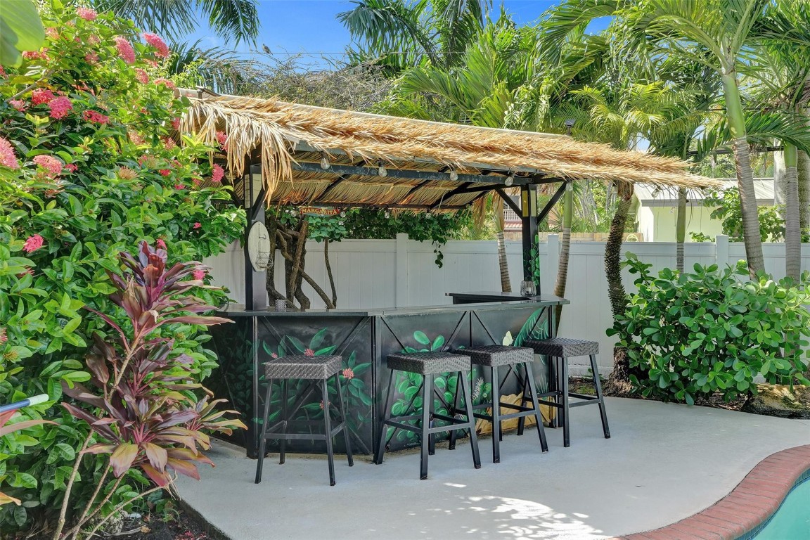 2610 Yacht Club Blvd