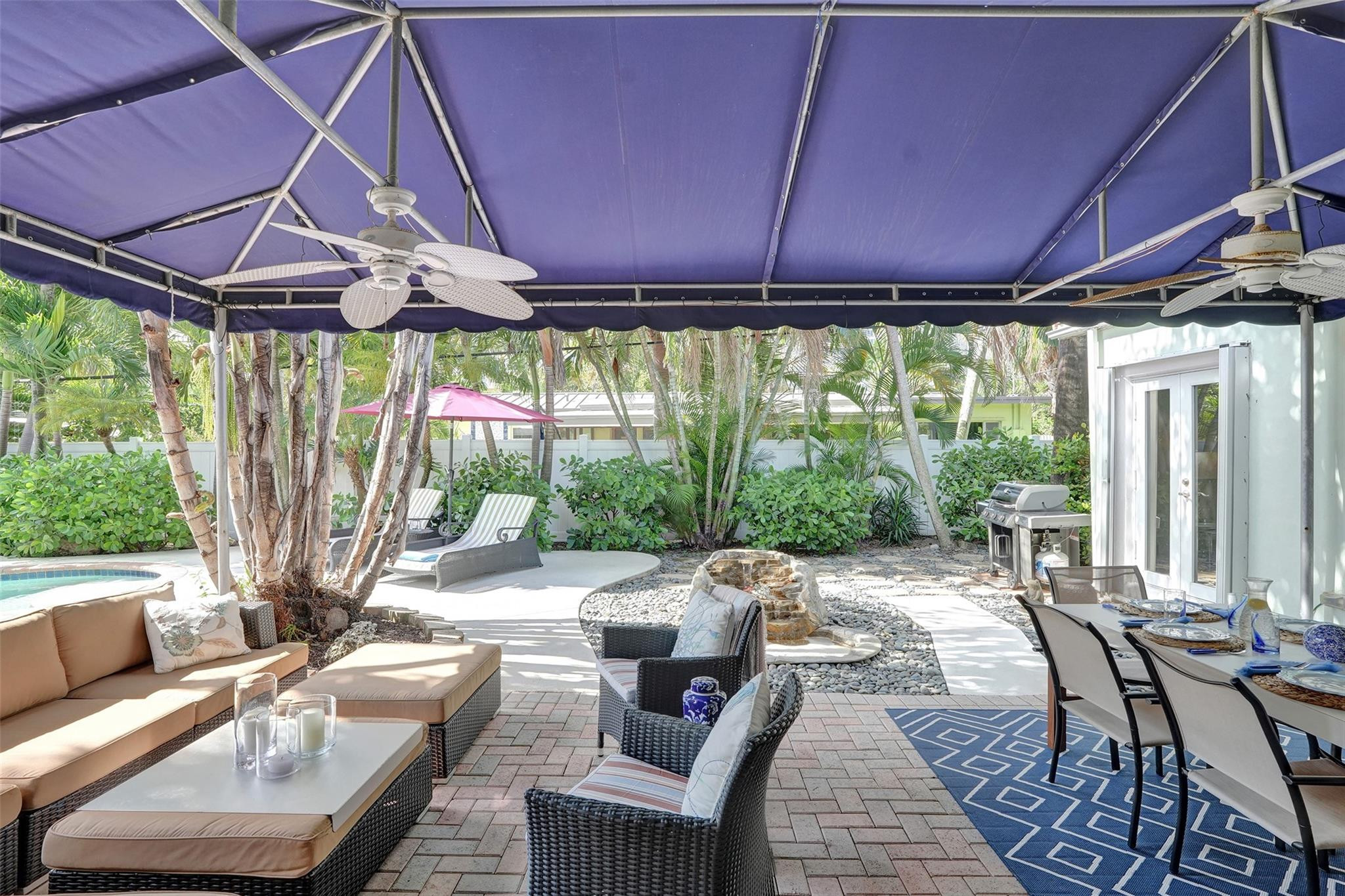 2610 Yacht Club Blvd