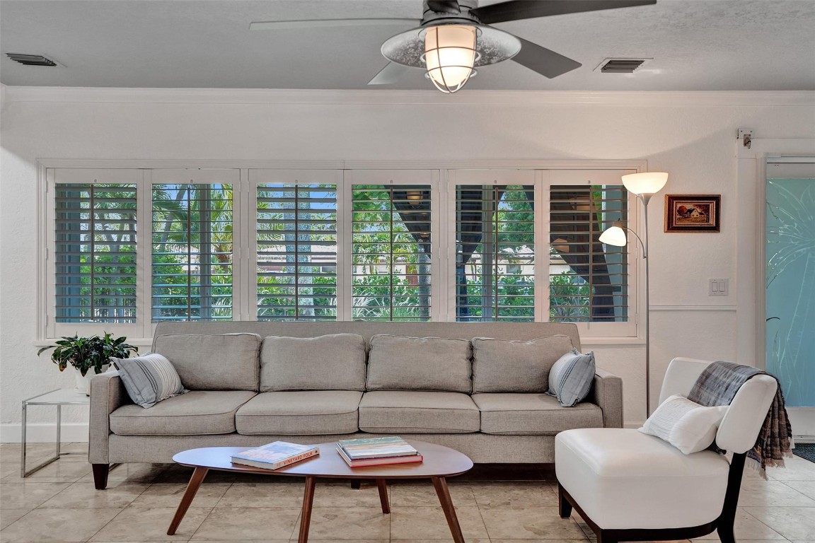 2610 Yacht Club Blvd