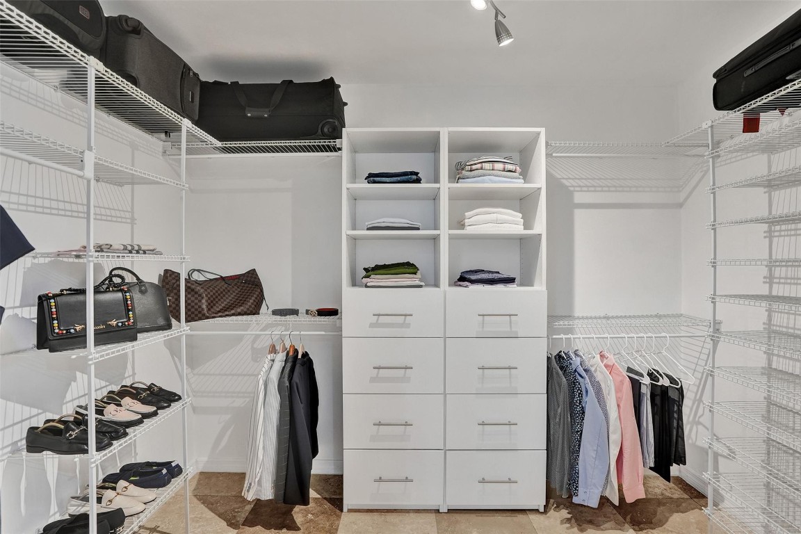 2610 Yacht Club Blvd