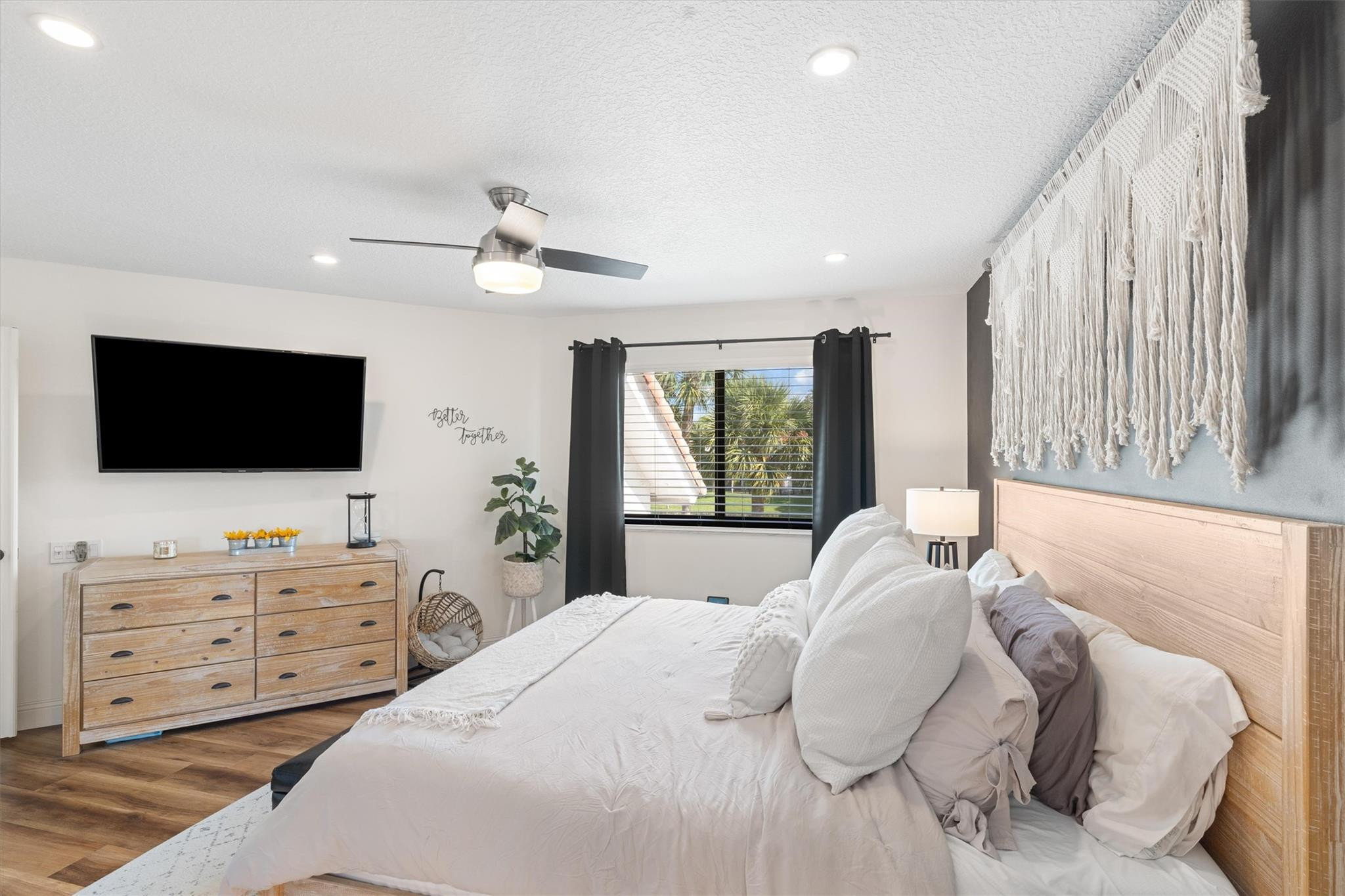 5556 Fox Hollow Drive