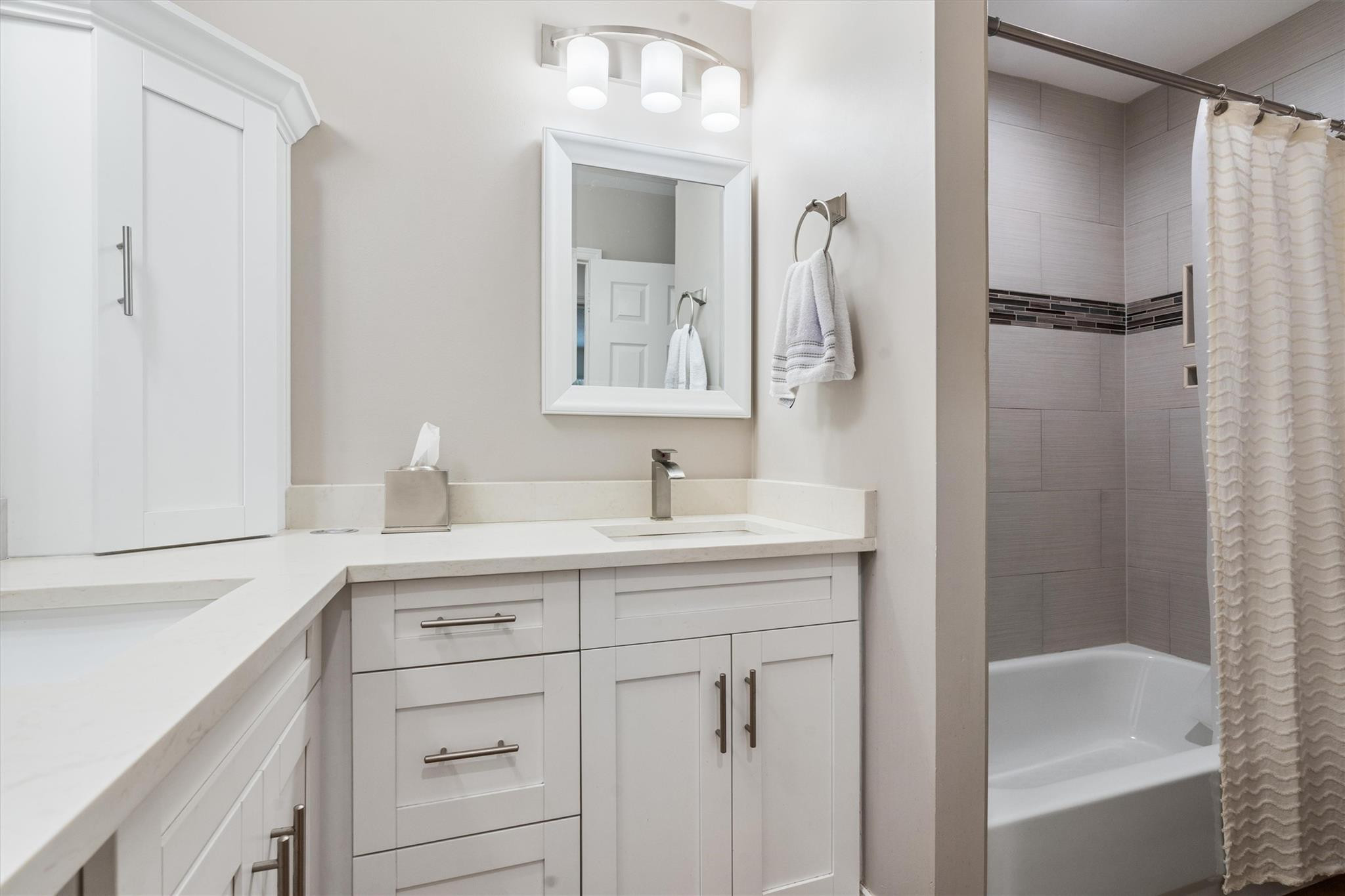 5556 Fox Hollow Drive