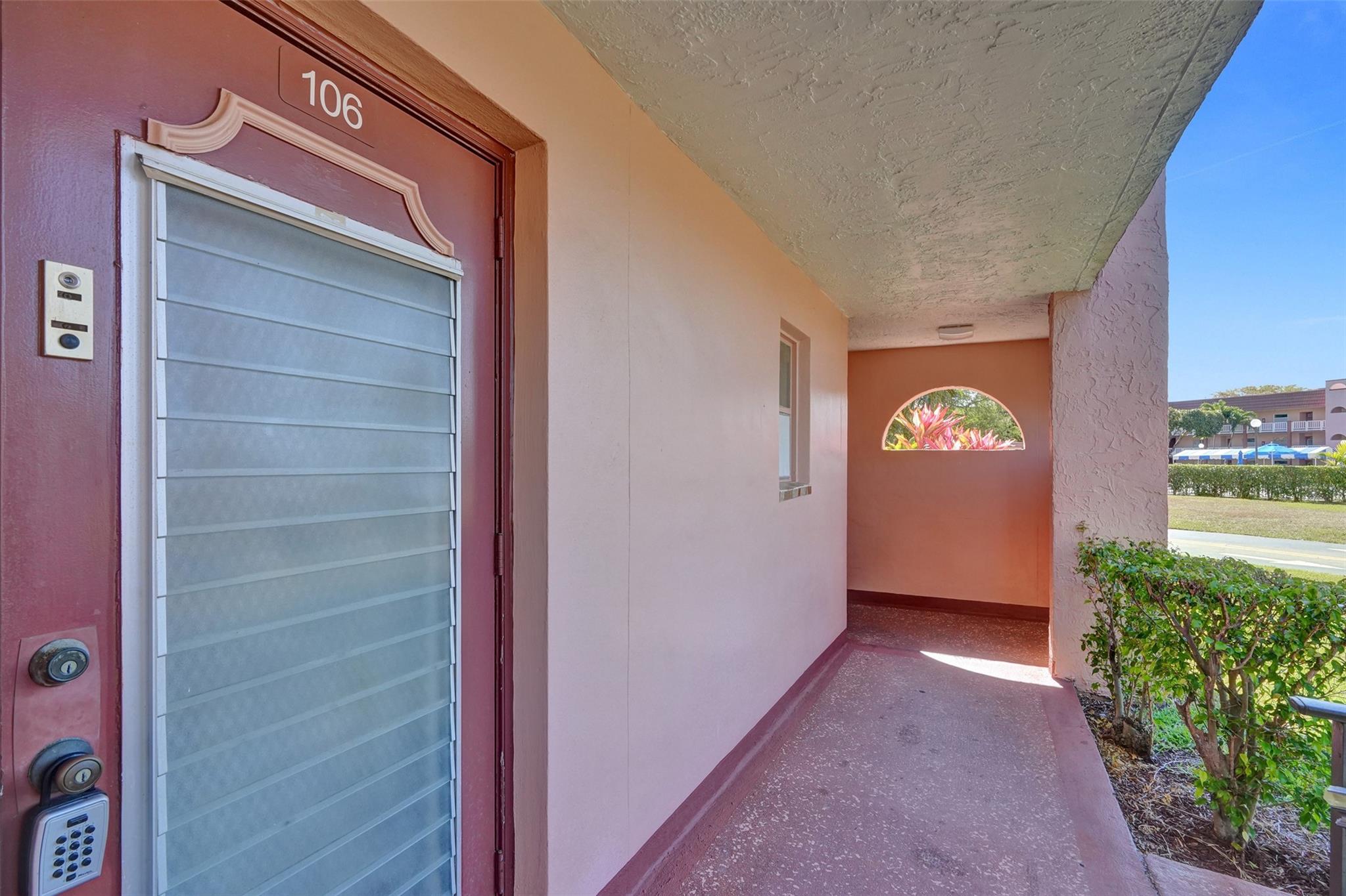 9641 Lakes Blvd 106