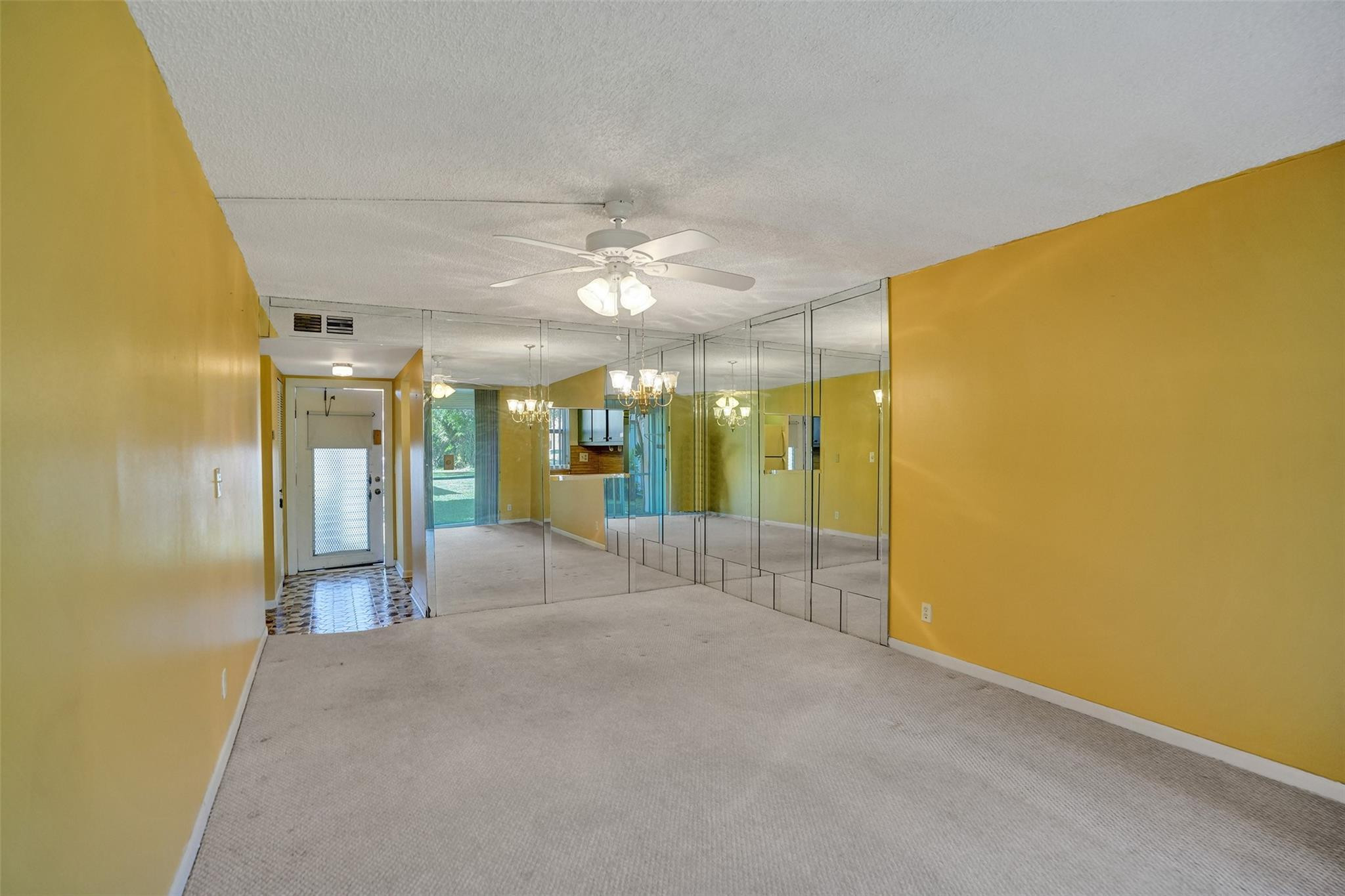 9641 Lakes Blvd 106