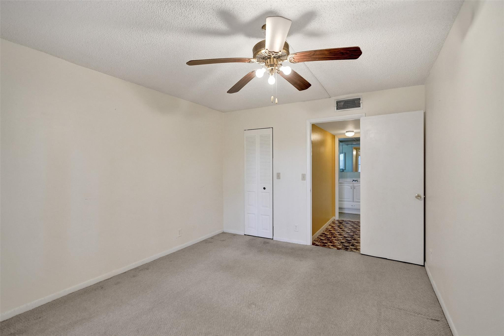 9641 Lakes Blvd 106