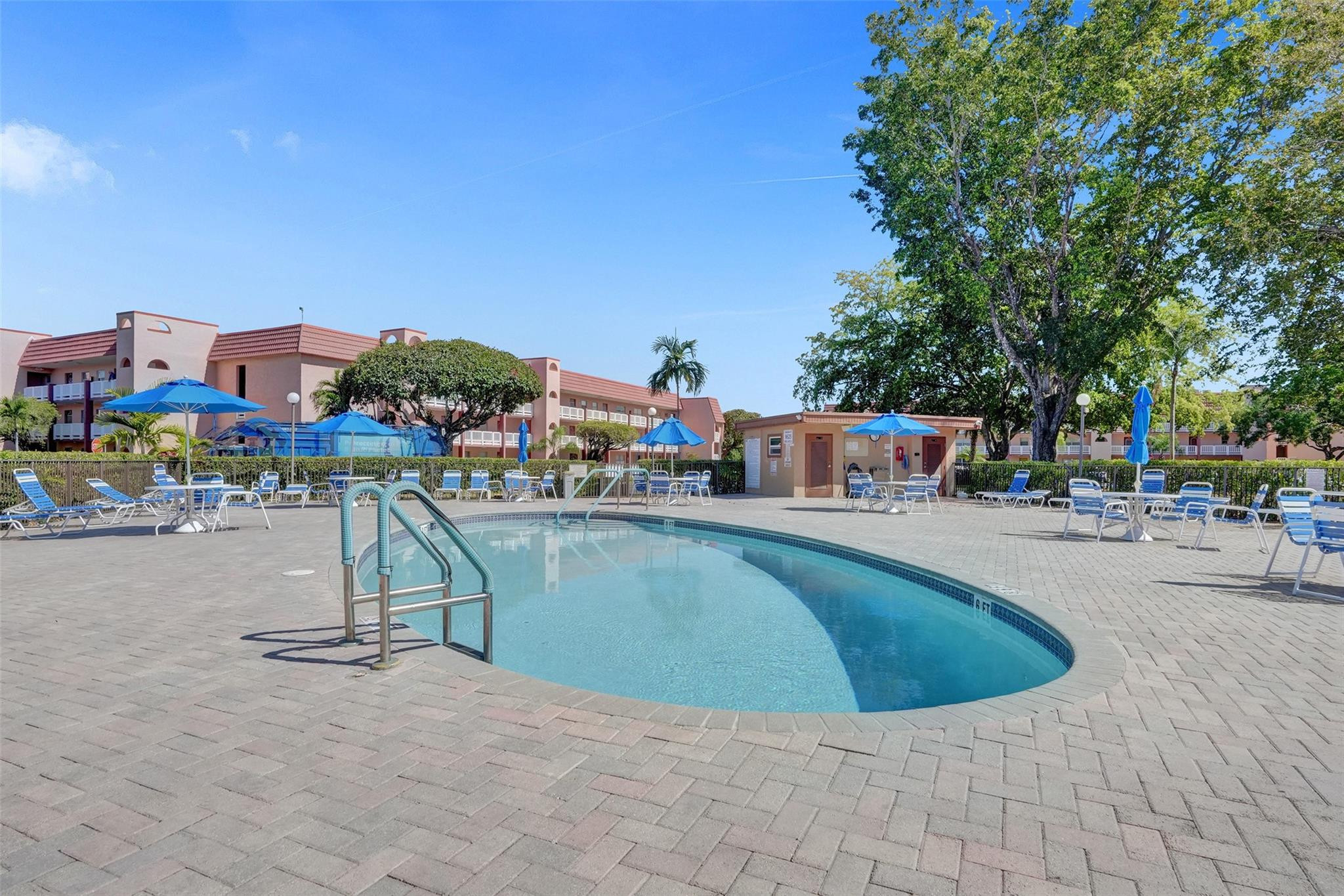 9641 Lakes Blvd 106
