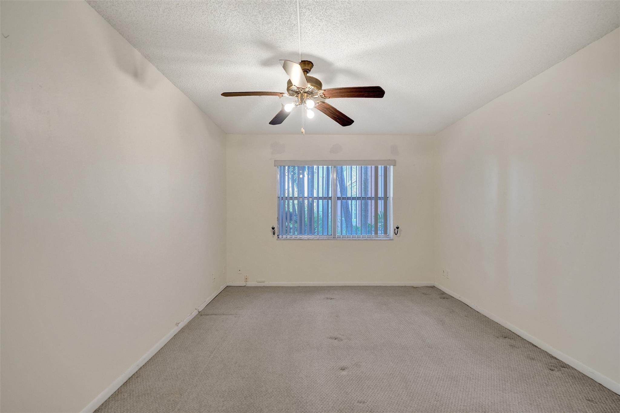 9641 Lakes Blvd 106