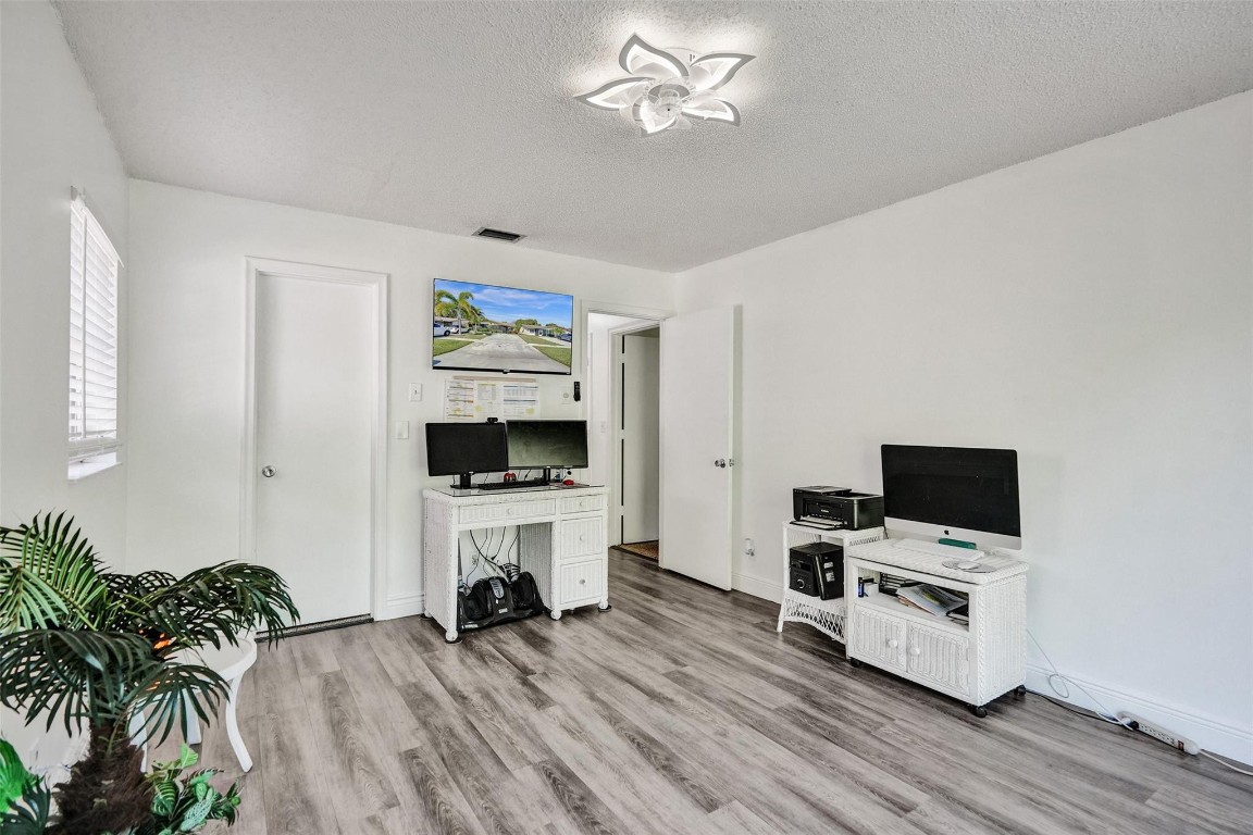 14711 Edna Way 14711