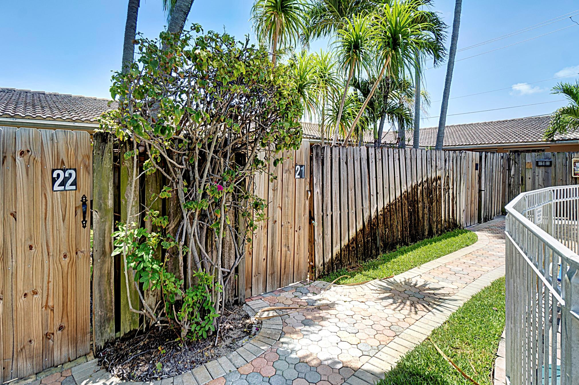 736 NE 13th Ct 21