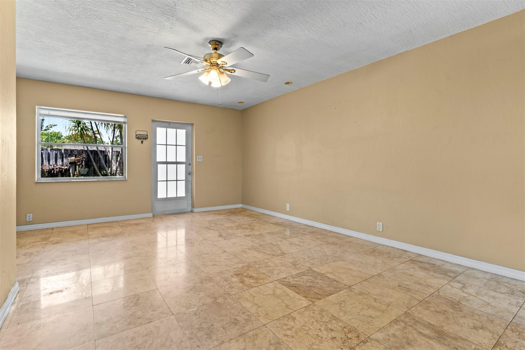 736 NE 13th Ct 21