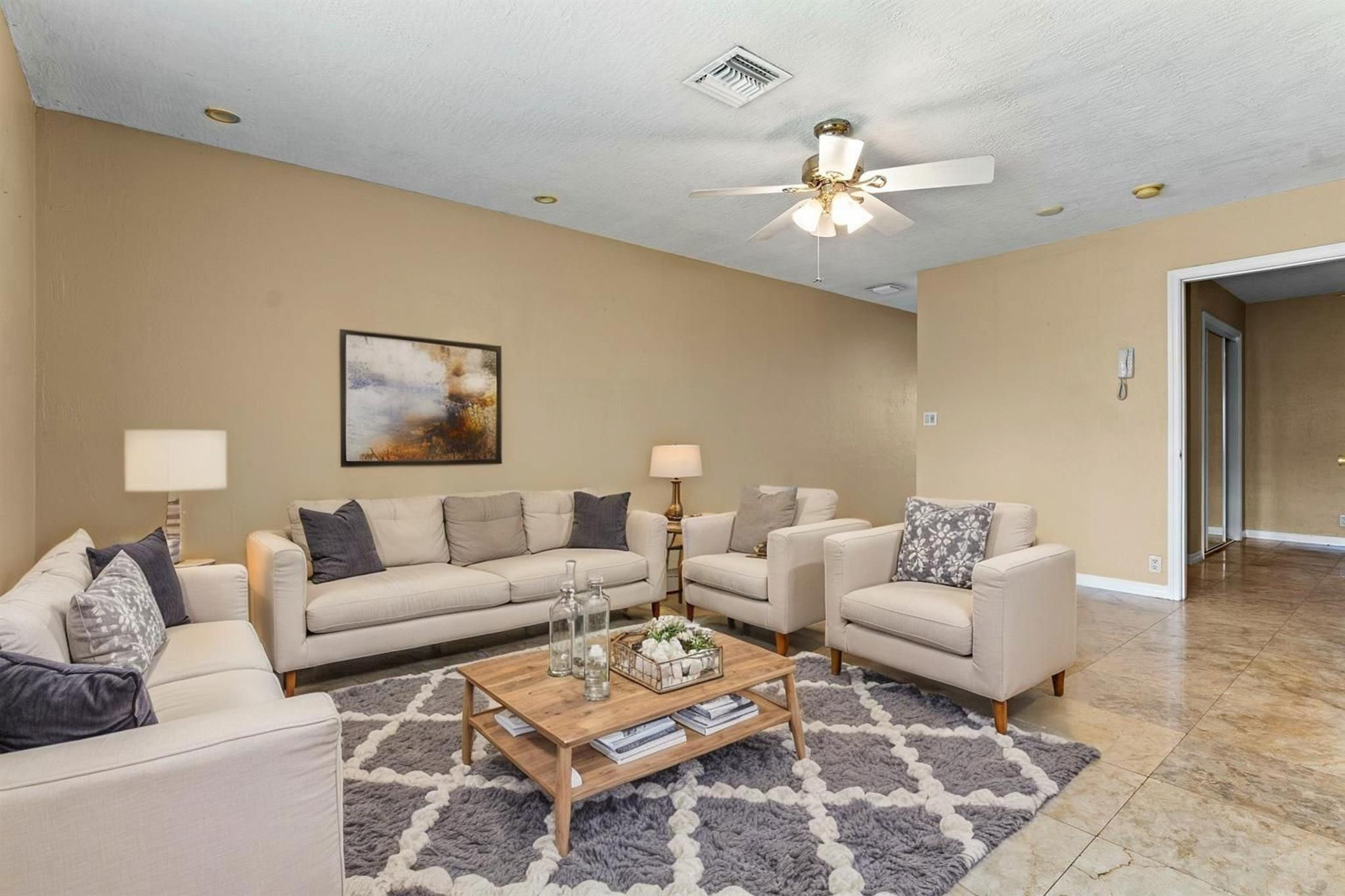 736 NE 13th Ct 21